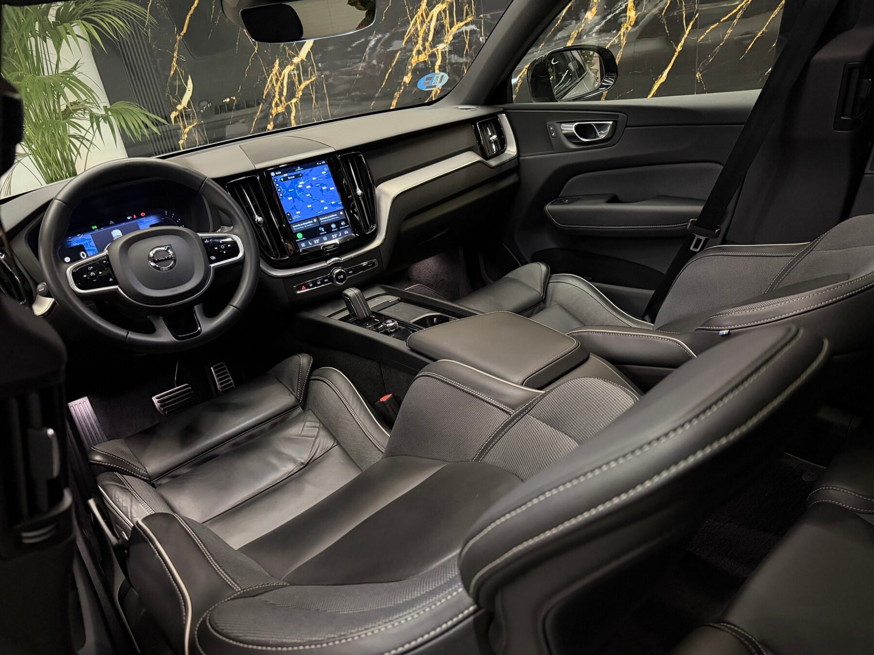 VOLVO  XC60 2.0 B4 D Ultimate Dark Auto FUL IMPOLUTO