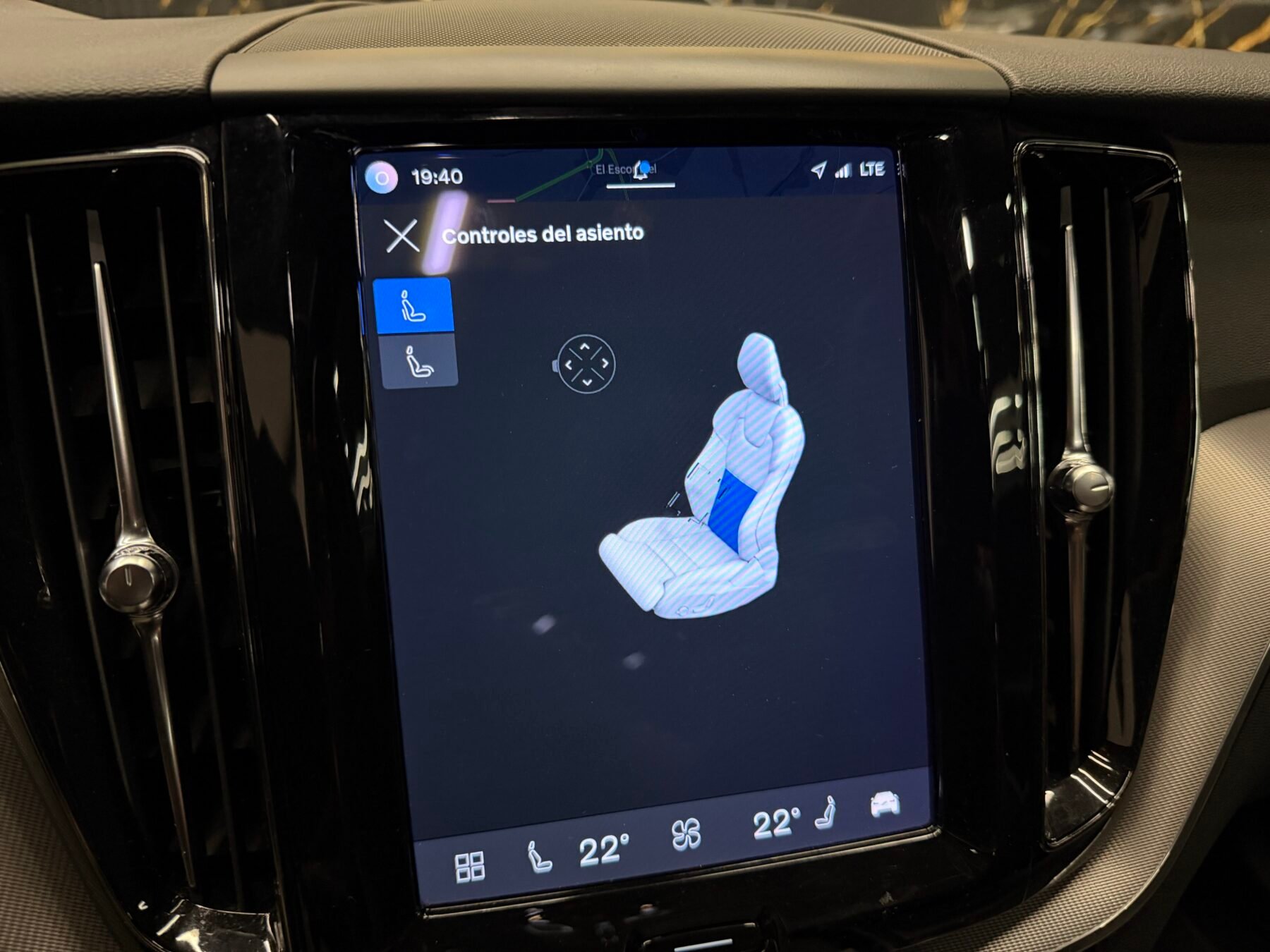 VOLVO  XC60 2.0 B4 D Ultimate Dark Auto FUL IMPOLUTO