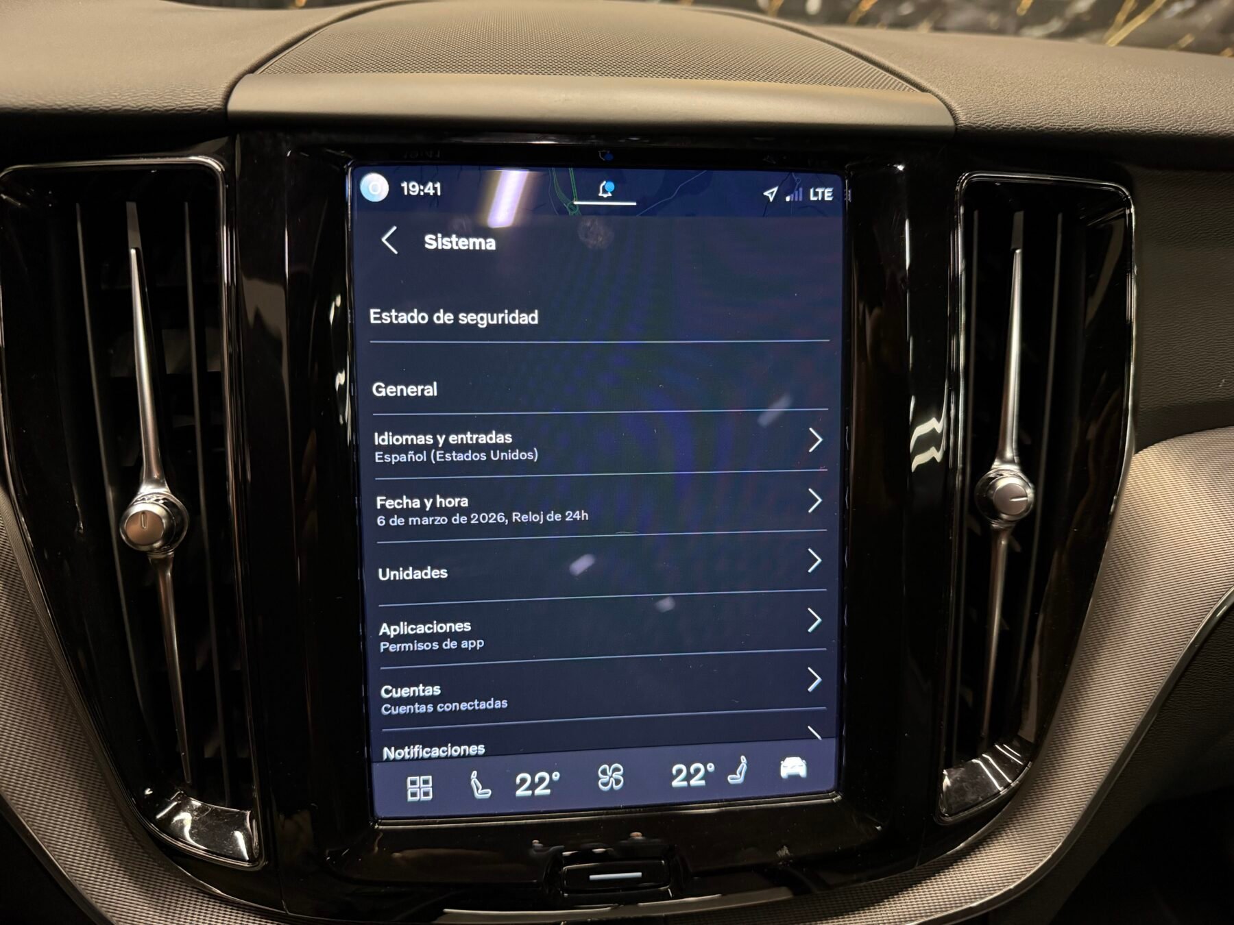 VOLVO  XC60 2.0 B4 D Ultimate Dark Auto FUL IMPOLUTO