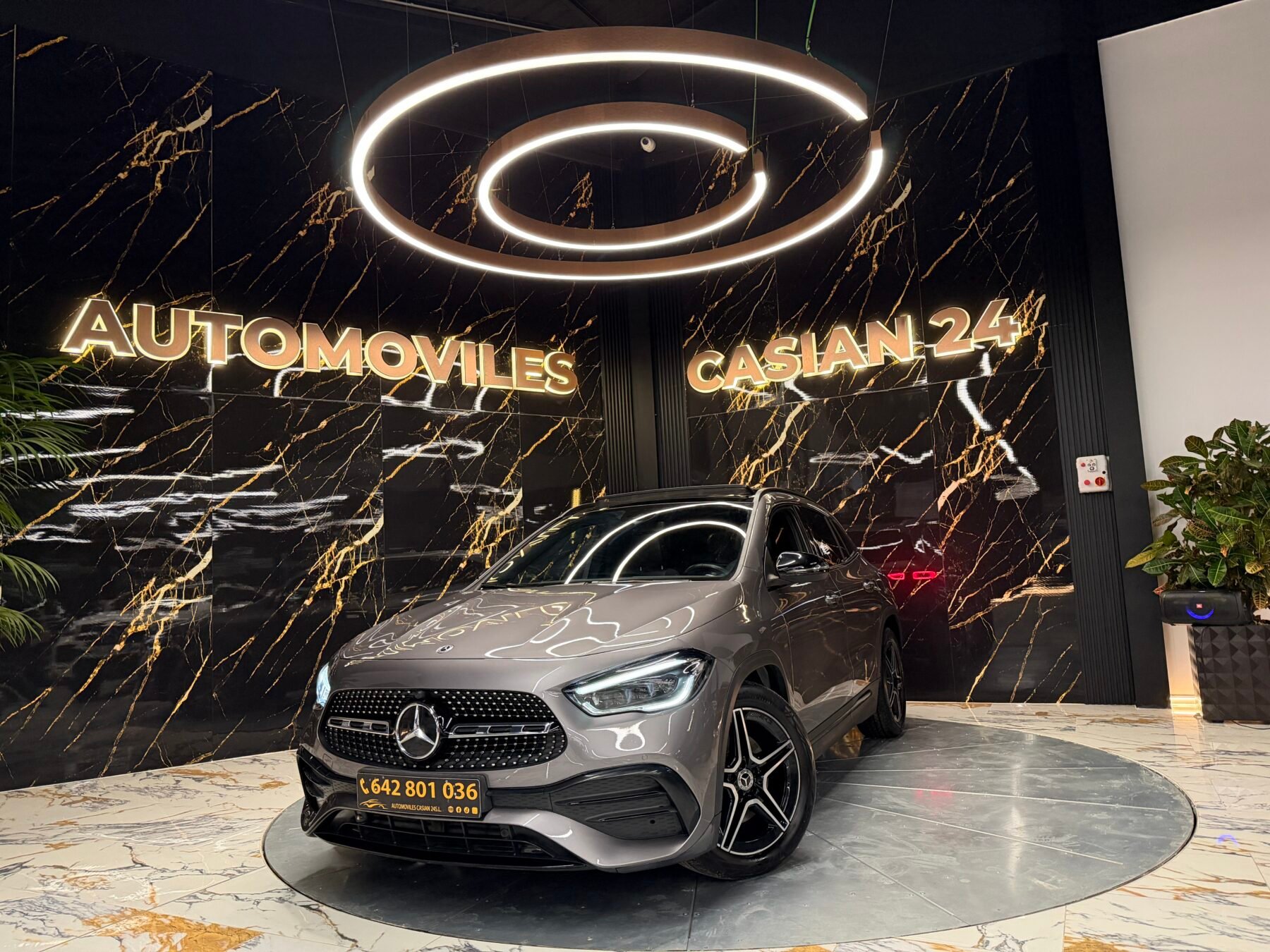 MERCEDES-BENZ GLA 200D 4MATIC AMG Edition Motor Mercedes con CADENAFUL FUL FUL