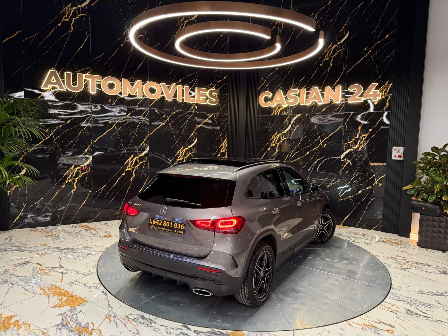 MERCEDES-BENZ GLA 200D 4MATIC AMG Edition Motor Mercedes con CADENAFUL FUL FUL