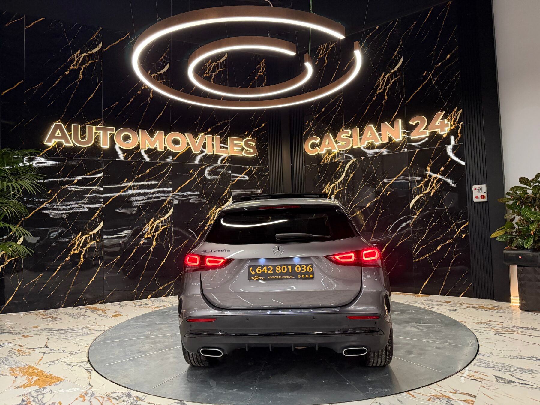 MERCEDES-BENZ GLA 200D 4MATIC AMG Edition Motor Mercedes con CADENAFUL FUL FUL