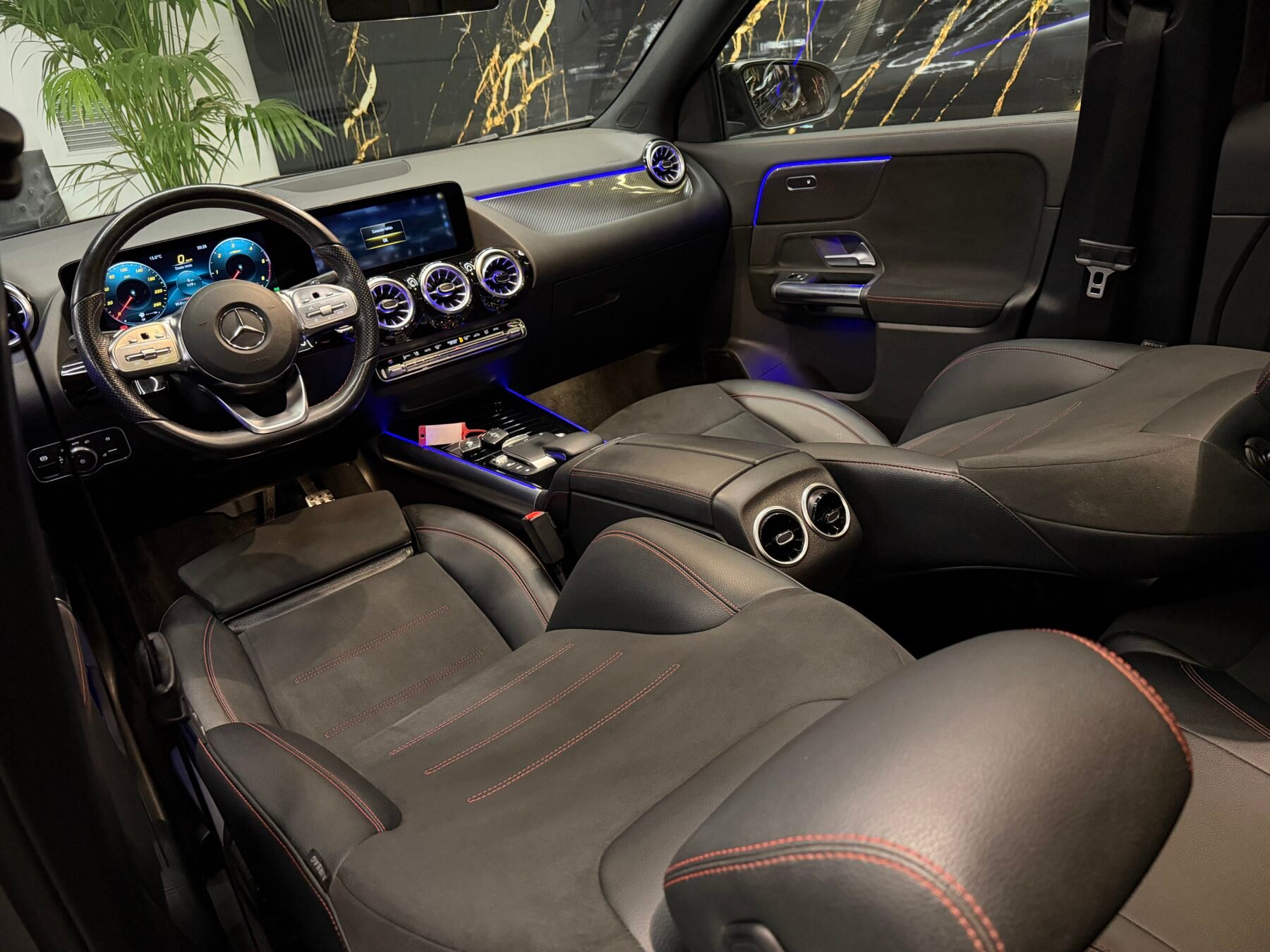 MERCEDES-BENZ GLA 200D 4MATIC AMG Edition Motor Mercedes con CADENAFUL FUL FUL