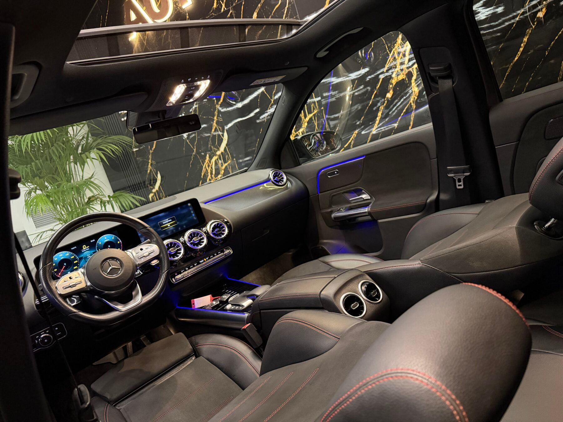 MERCEDES-BENZ GLA 200D 4MATIC AMG Edition Motor Mercedes con CADENAFUL FUL FUL