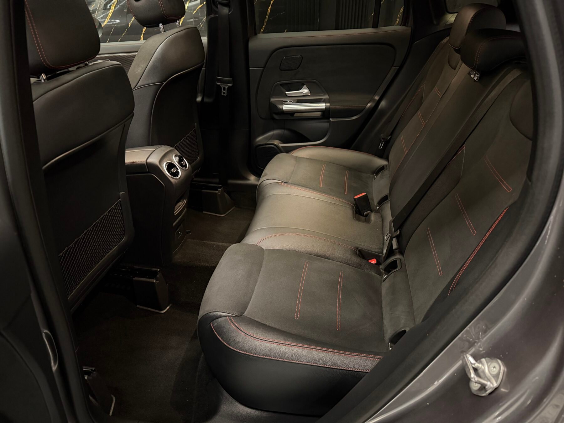 MERCEDES-BENZ GLA 200D 4MATIC AMG Edition Motor Mercedes con CADENAFUL FUL FUL