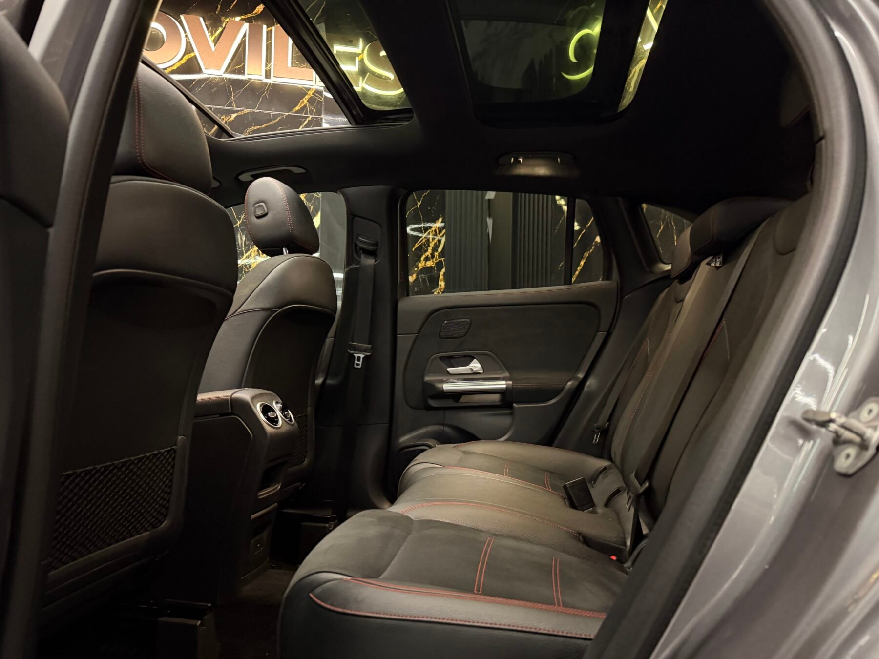 MERCEDES-BENZ GLA 200D 4MATIC AMG Edition Motor Mercedes con CADENAFUL FUL FUL