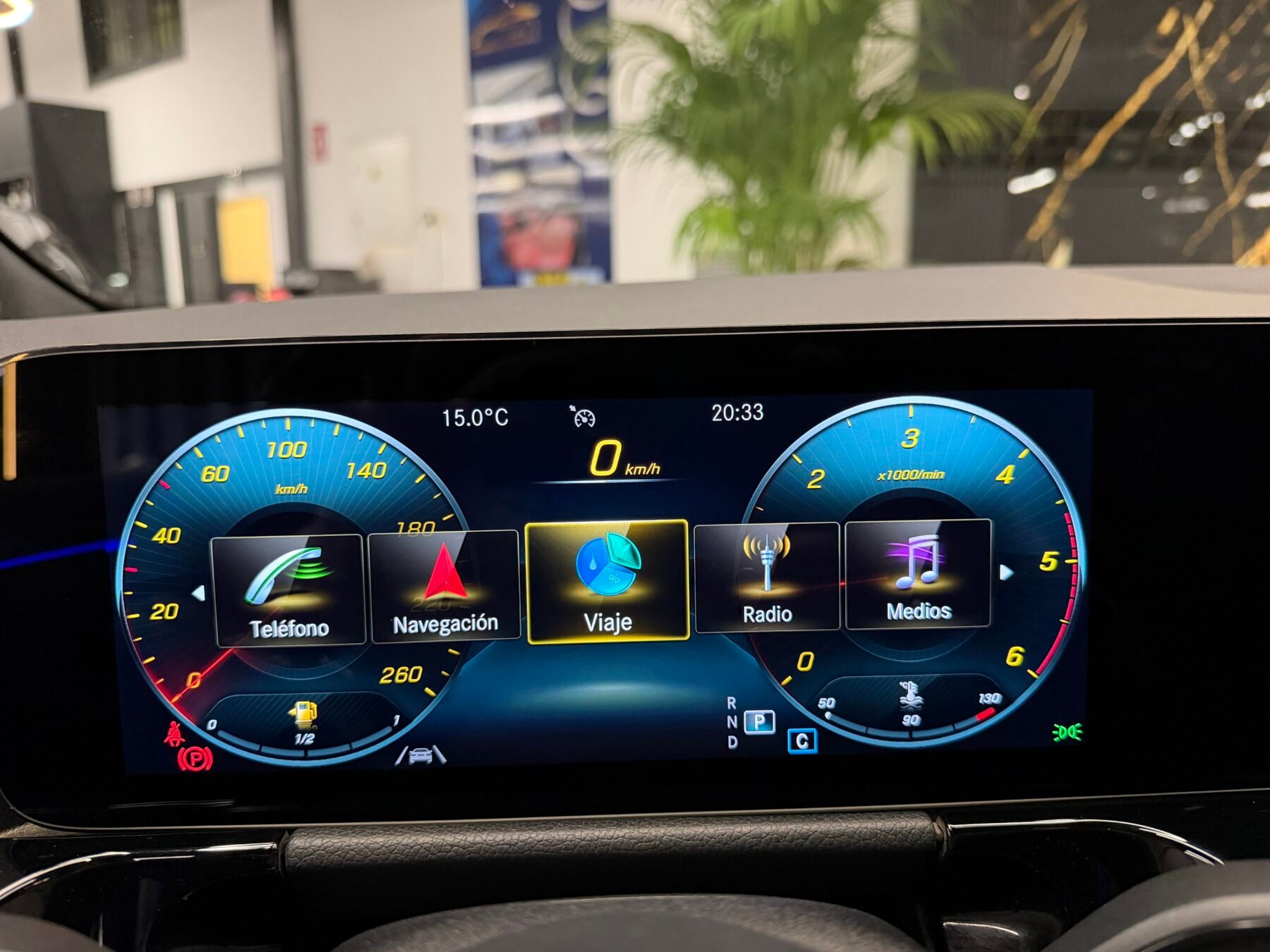 MERCEDES-BENZ GLA 200D 4MATIC AMG Edition Motor Mercedes con CADENAFUL FUL FUL