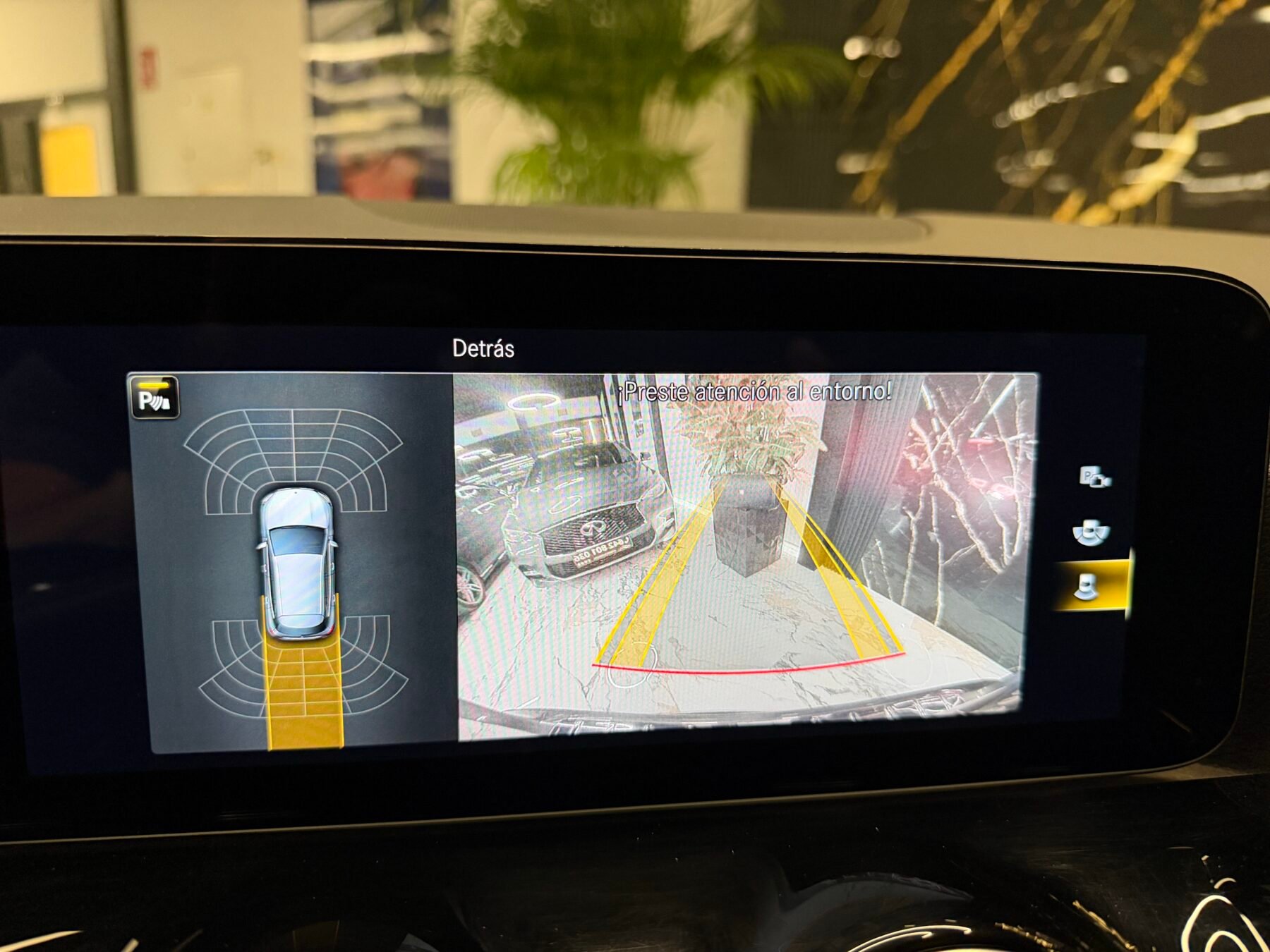 MERCEDES-BENZ GLA 200D 4MATIC AMG Edition Motor Mercedes con CADENAFUL FUL FUL