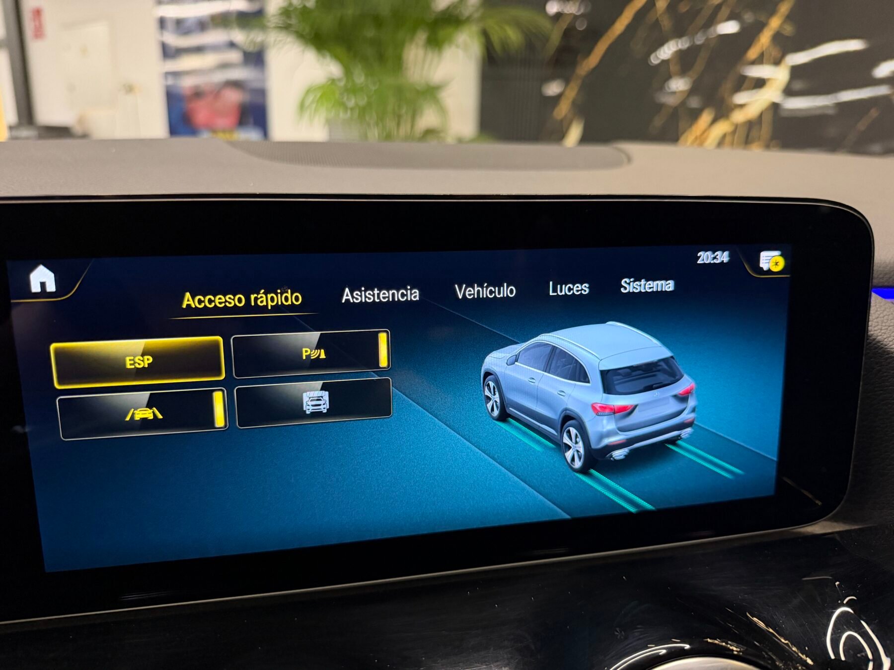 MERCEDES-BENZ GLA 200D 4MATIC AMG Edition Motor Mercedes con CADENAFUL FUL FUL