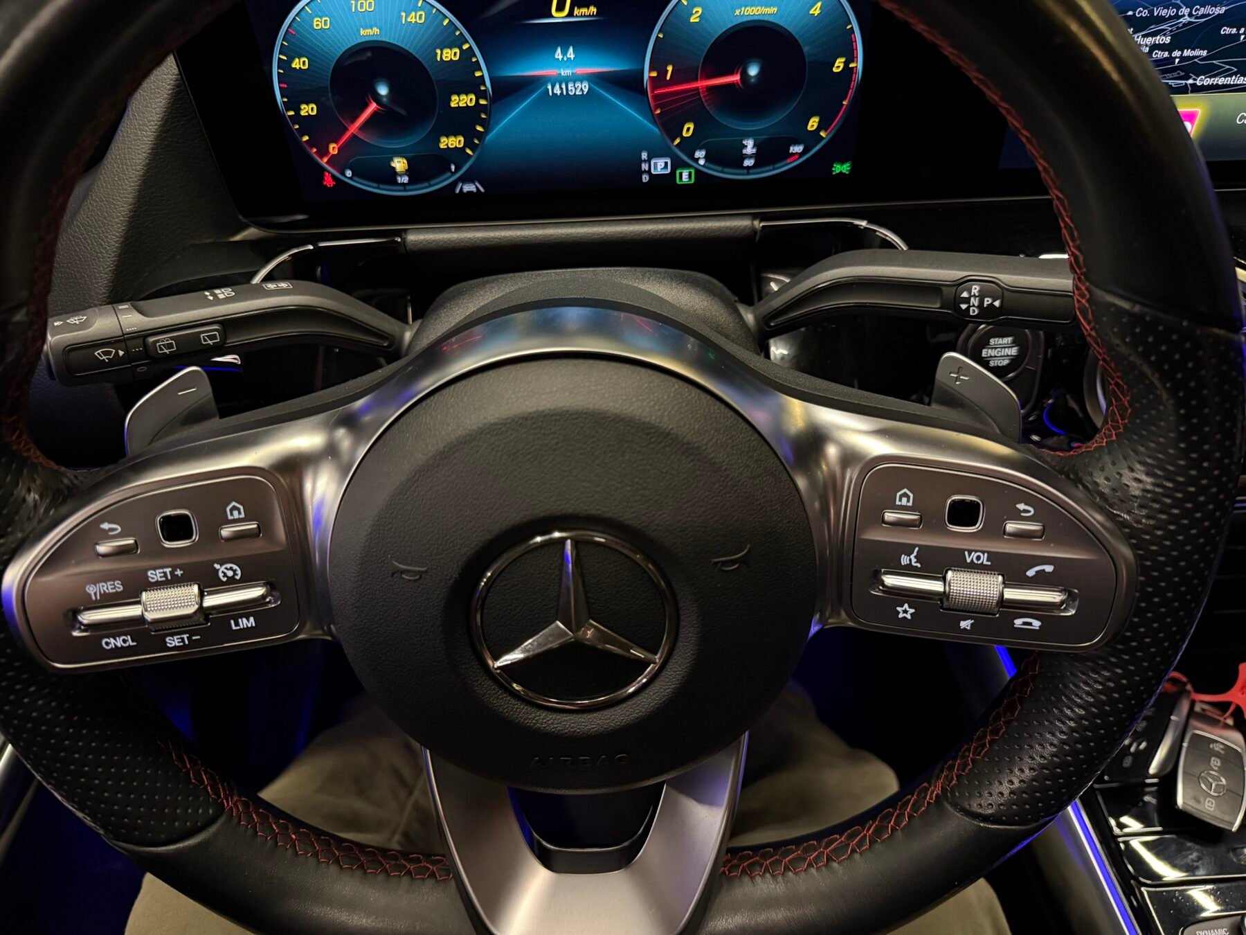 MERCEDES-BENZ GLA 200D 4MATIC AMG Edition Motor Mercedes con CADENAFUL FUL FUL