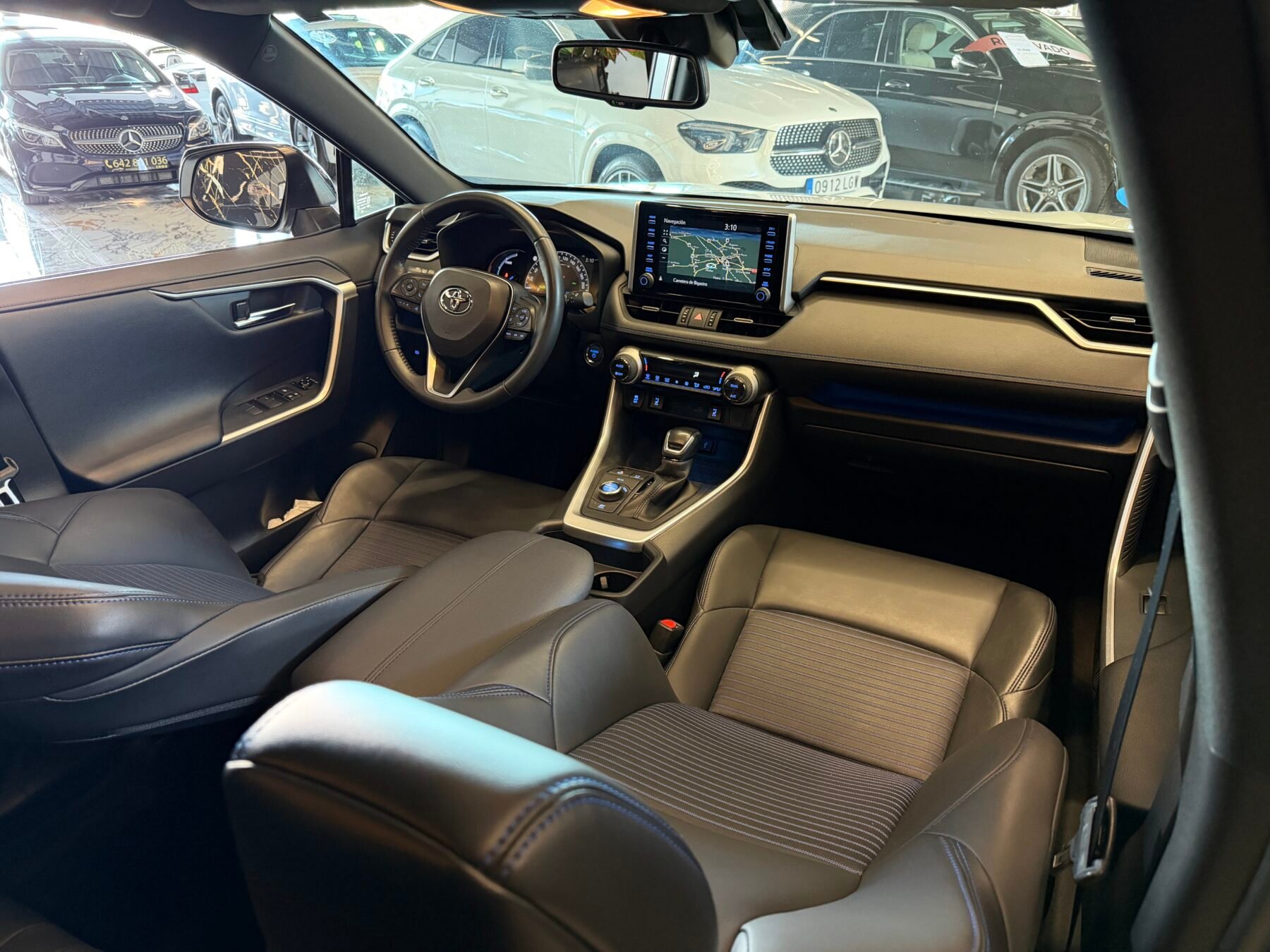 TOYOTA Rav4 2.5l 220H Luxury 4WD PANORAMA FULL