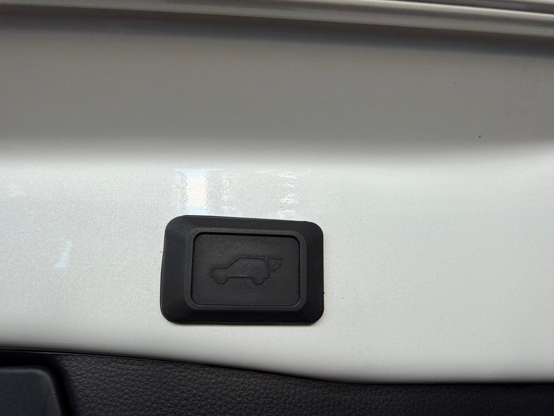 TOYOTA Rav4 2.5l 220H Luxury 4WD PANORAMA FULL