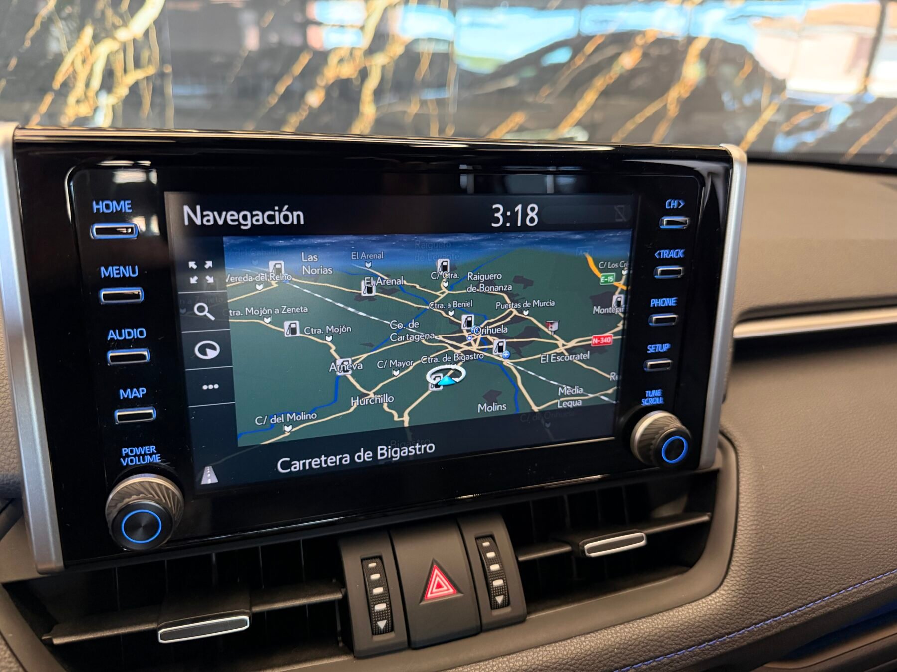 TOYOTA Rav4 2.5l 220H Luxury 4WD PANORAMA FULL