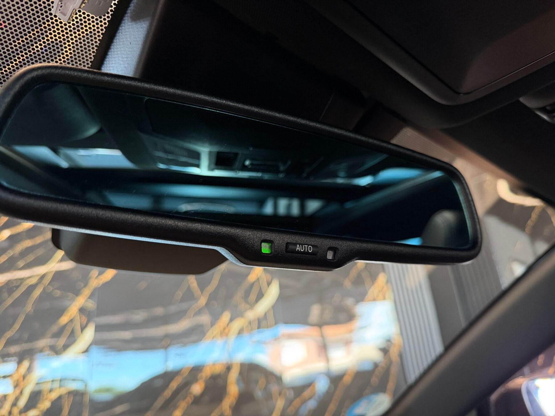 TOYOTA Rav4 2.5l 220H Luxury 4WD PANORAMA FULL