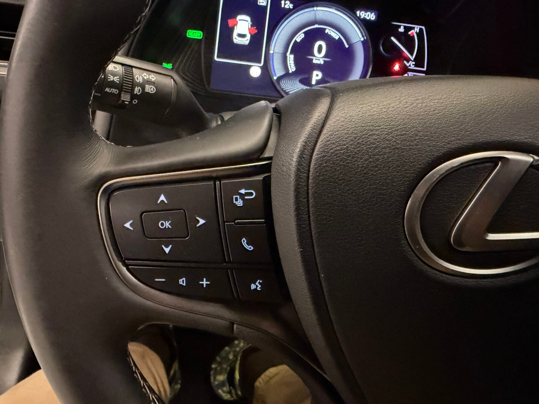 LEXUS UX 2.0 184CV 250h Executive Sport