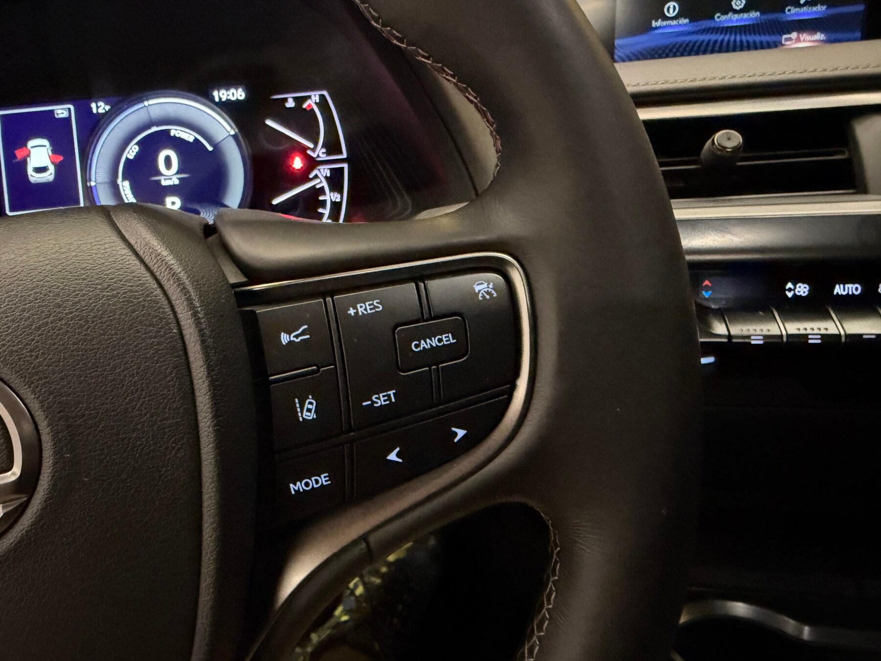 LEXUS UX 2.0 184CV 250h Executive Sport