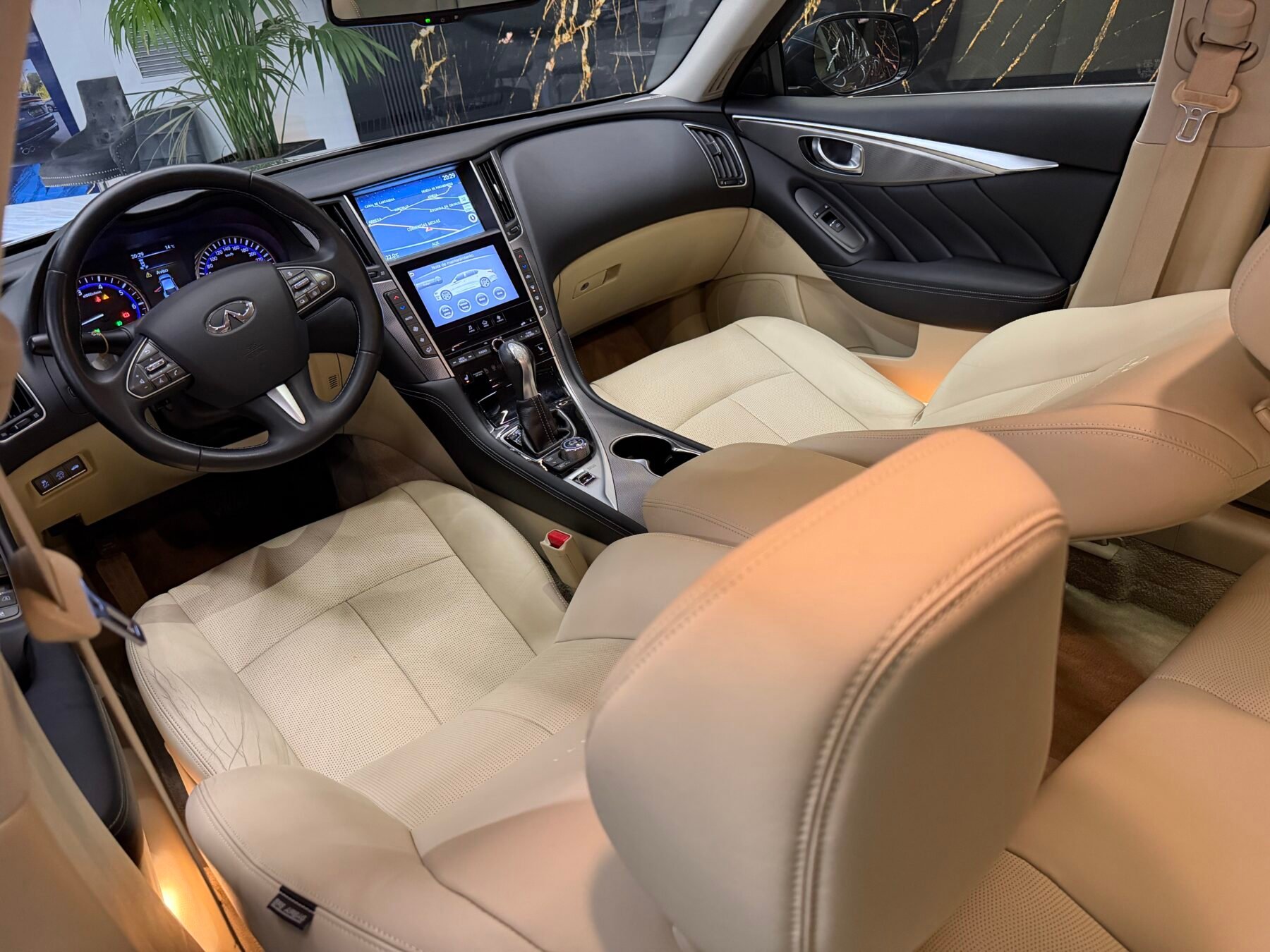 INFINITI Q50 2.2D 170CV SPORT Edition 7G Motor Mercedes con CADENA