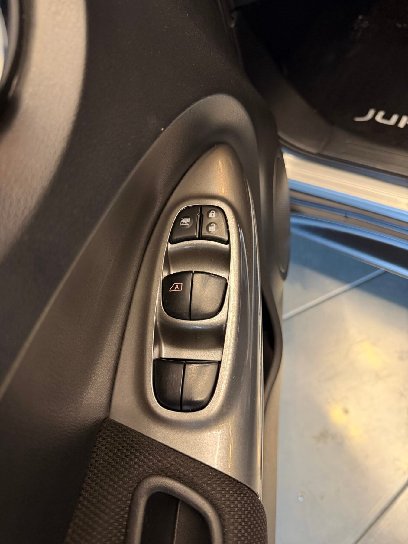 NISSAN  JUKE 1.5 dCi 110cv Motor IRROMPIBLE Sport  4X2