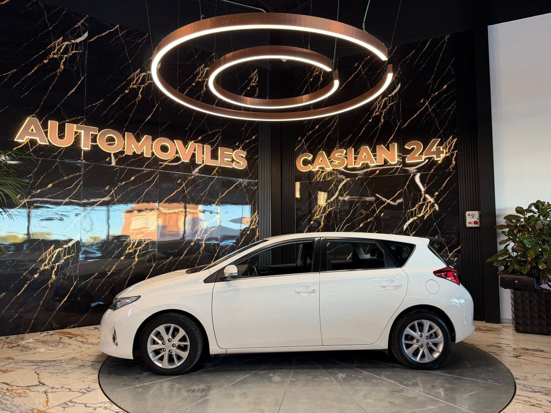 TOYOTA Auris 1.4 Diesel 90CV  Sport 4Cilindros en Linea
