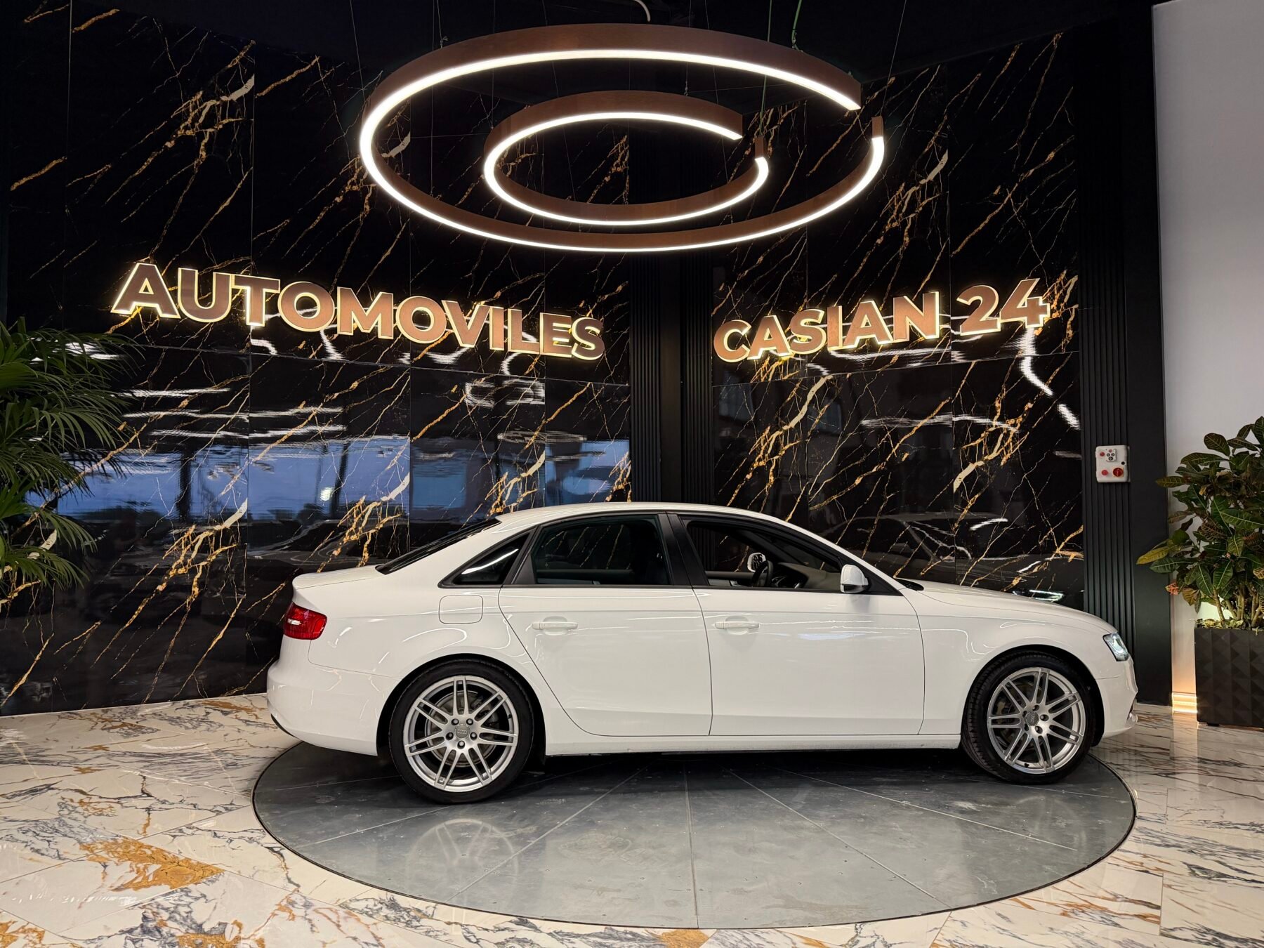 AUDI A4 2.0 TDI 150CV S line edition IMPOLUTO NACIONAL