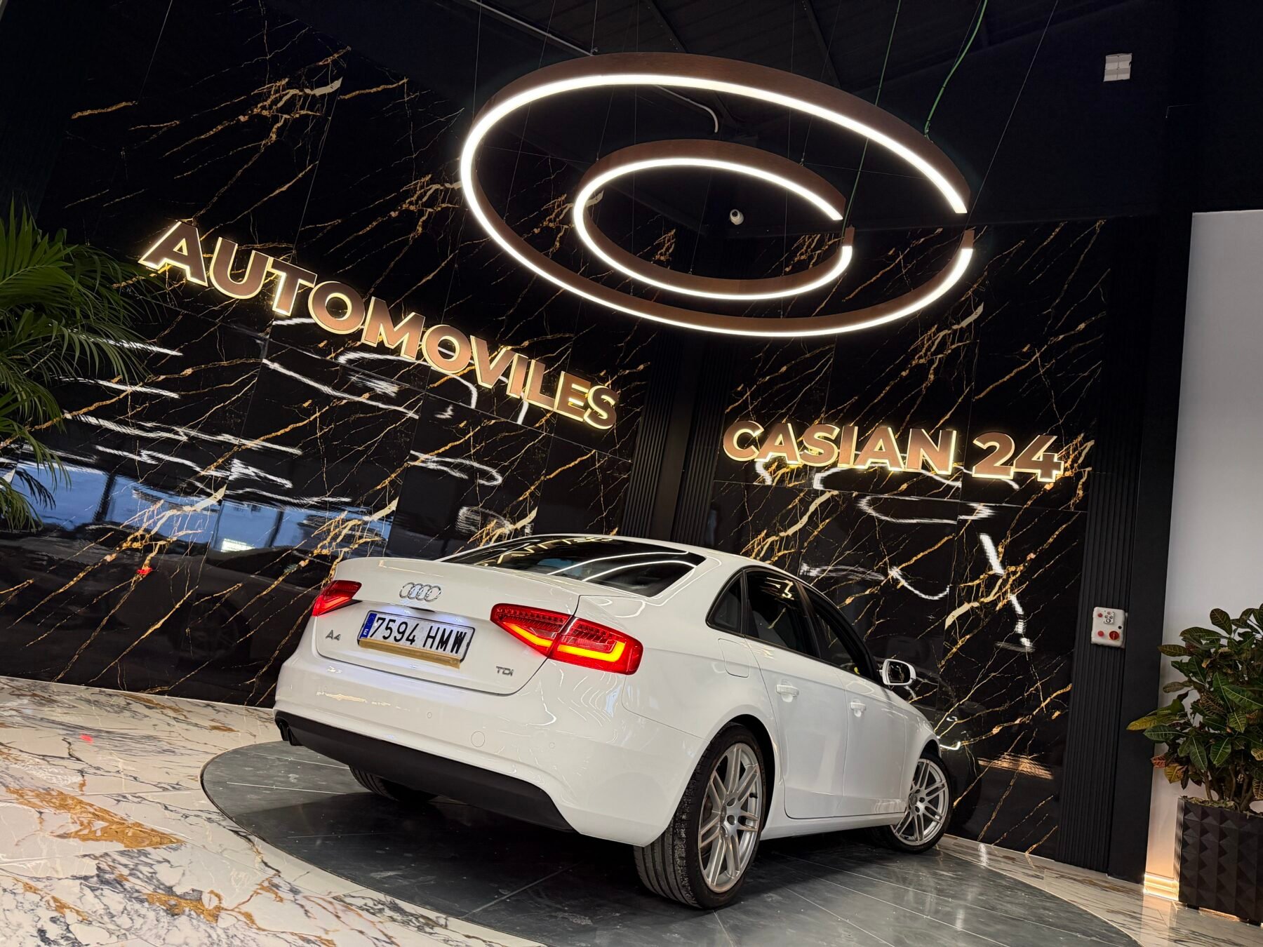 AUDI A4 2.0 TDI 150CV S line edition IMPOLUTO NACIONAL