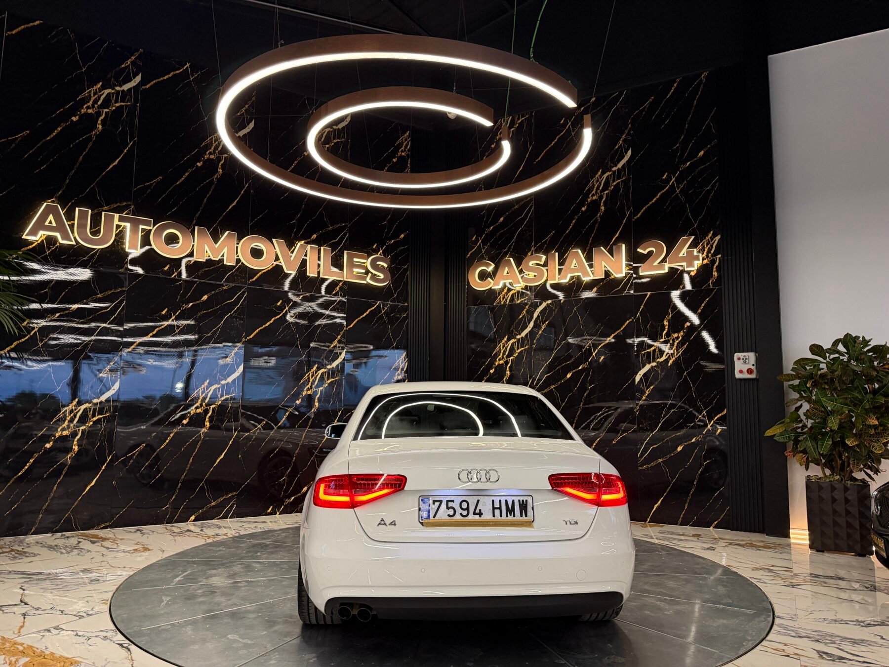 AUDI A4 2.0 TDI 150CV S line edition IMPOLUTO NACIONAL