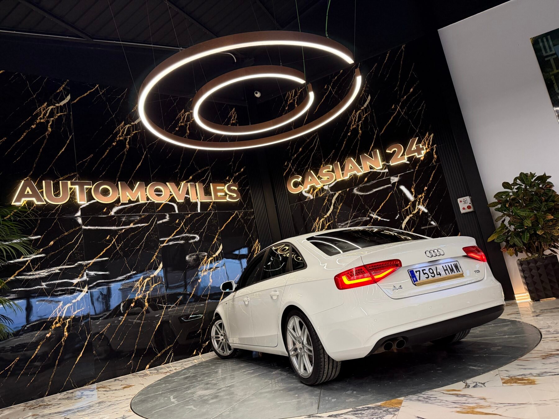 AUDI A4 2.0 TDI 150CV S line edition IMPOLUTO NACIONAL