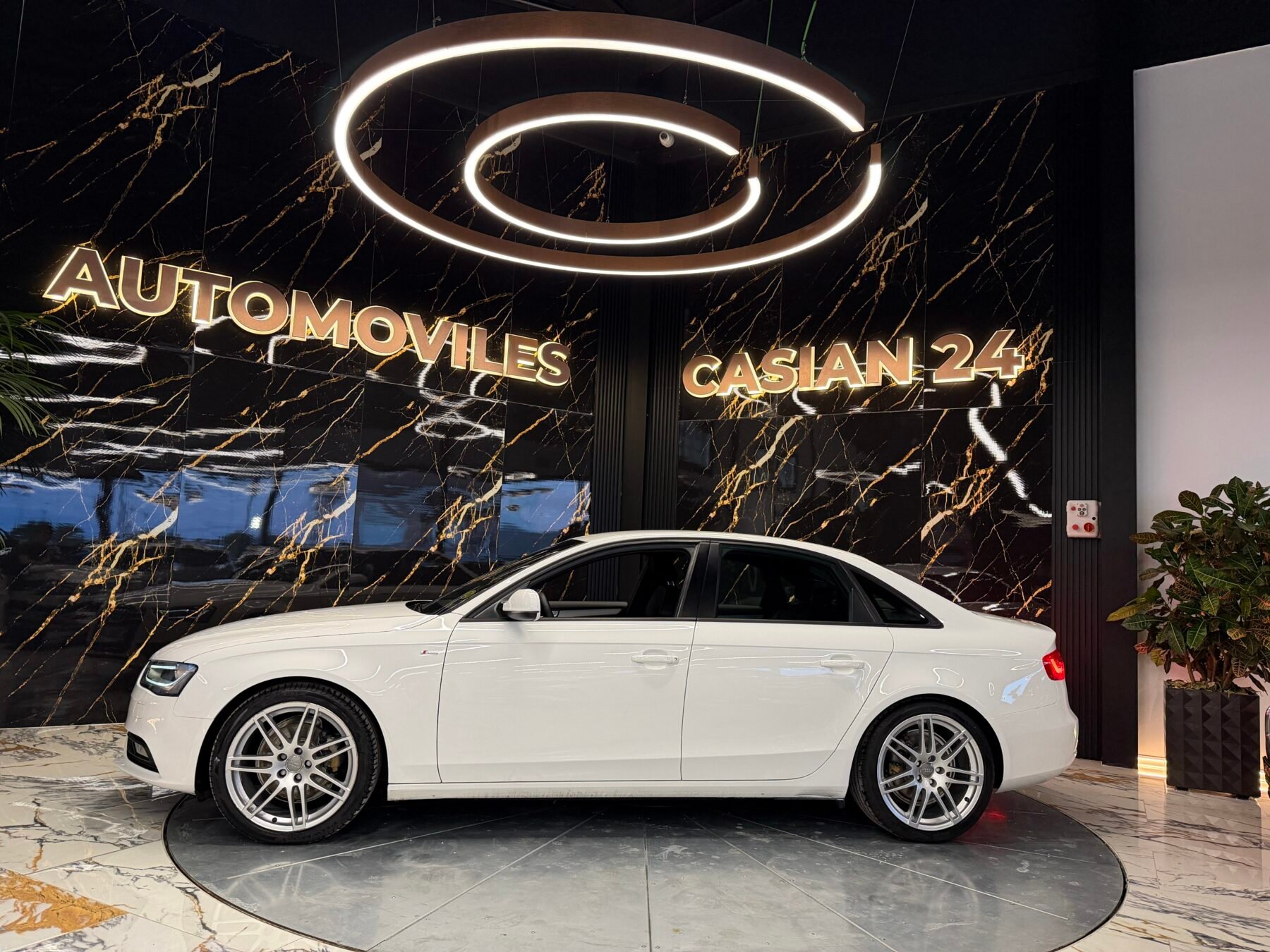 AUDI A4 2.0 TDI 150CV S line edition IMPOLUTO NACIONAL