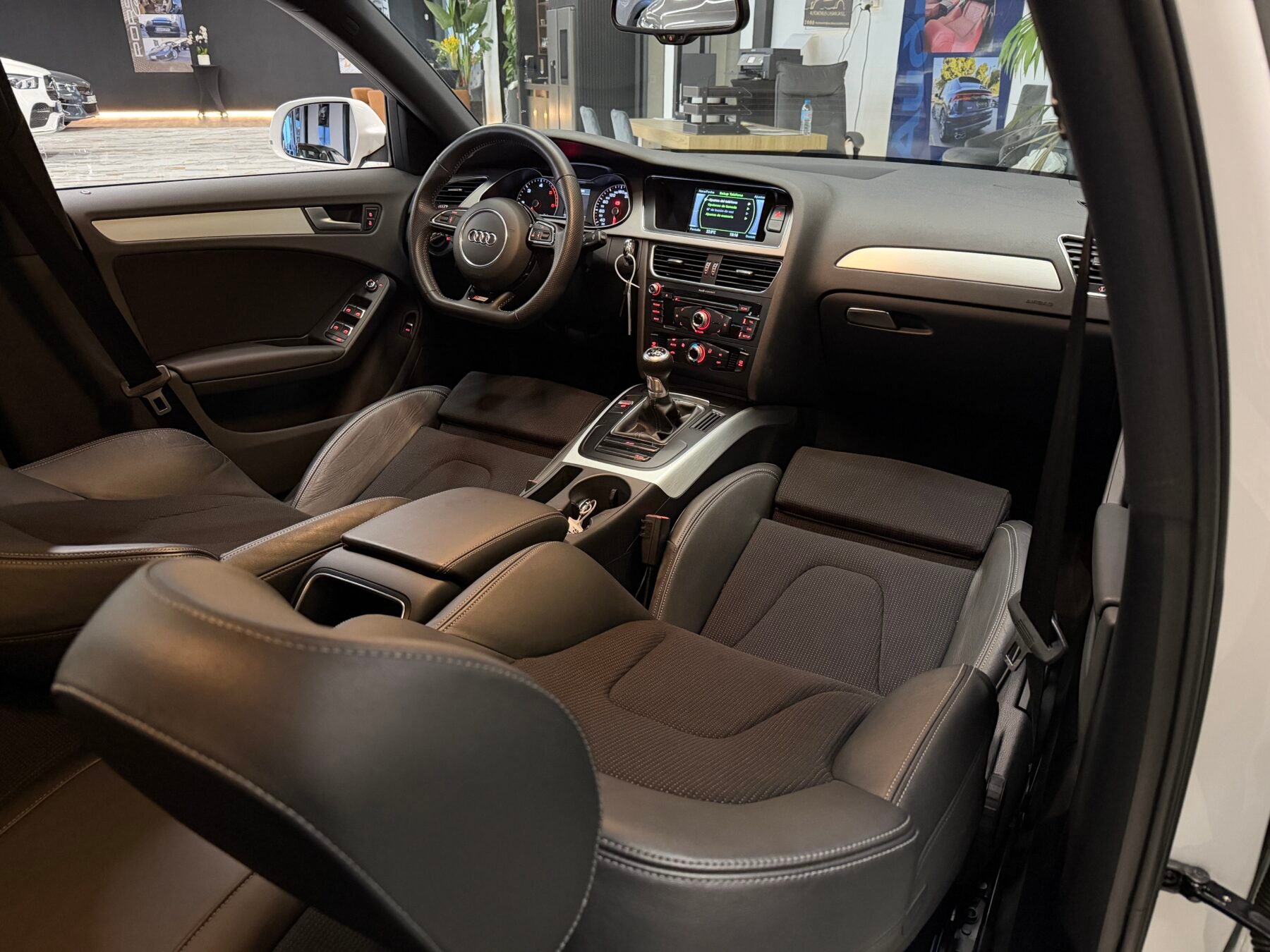 AUDI A4 2.0 TDI 150CV S line edition IMPOLUTO NACIONAL