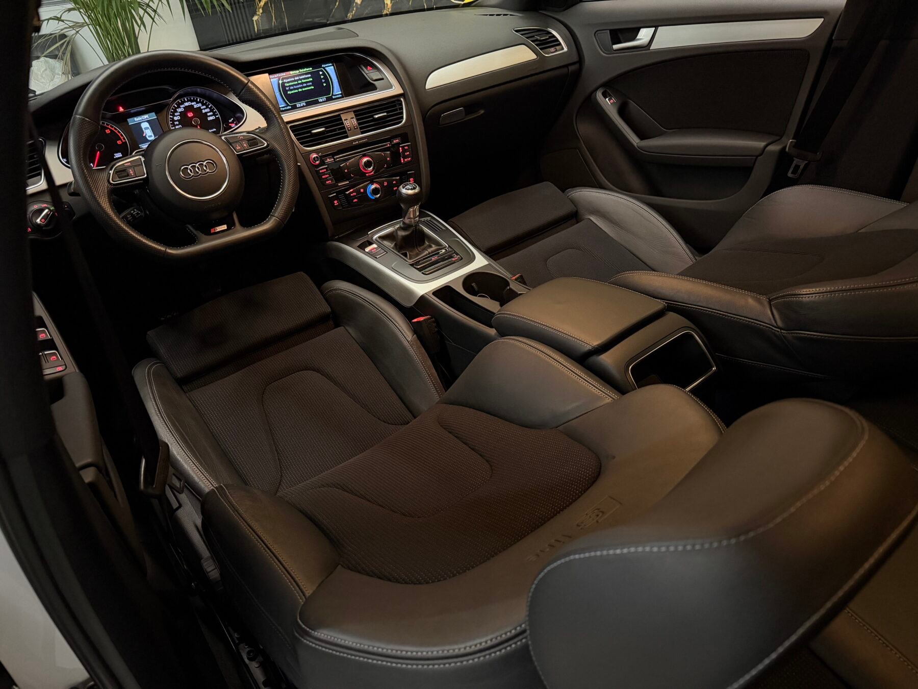 AUDI A4 2.0 TDI 150CV S line edition IMPOLUTO NACIONAL