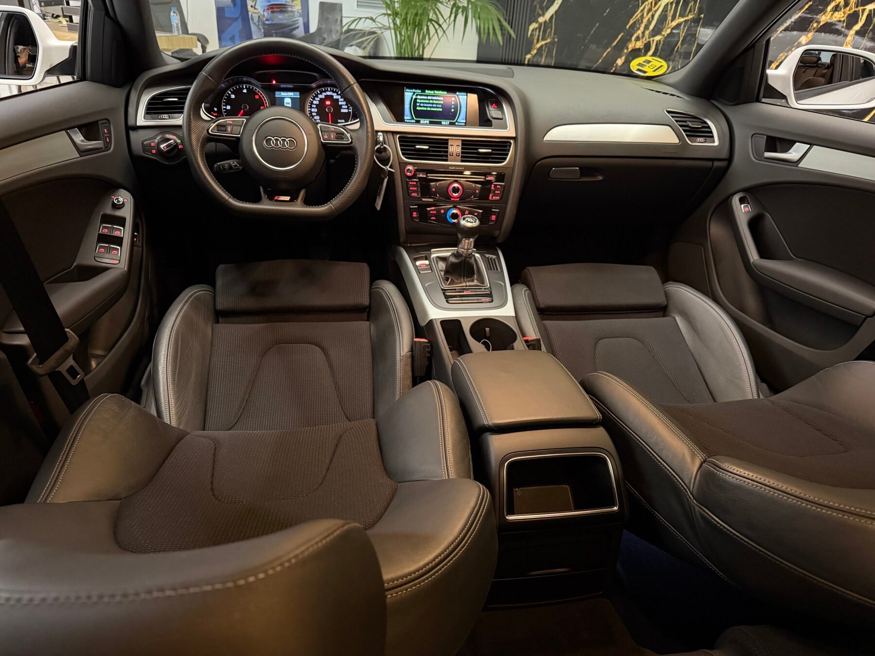 AUDI A4 2.0 TDI 150CV S line edition IMPOLUTO NACIONAL