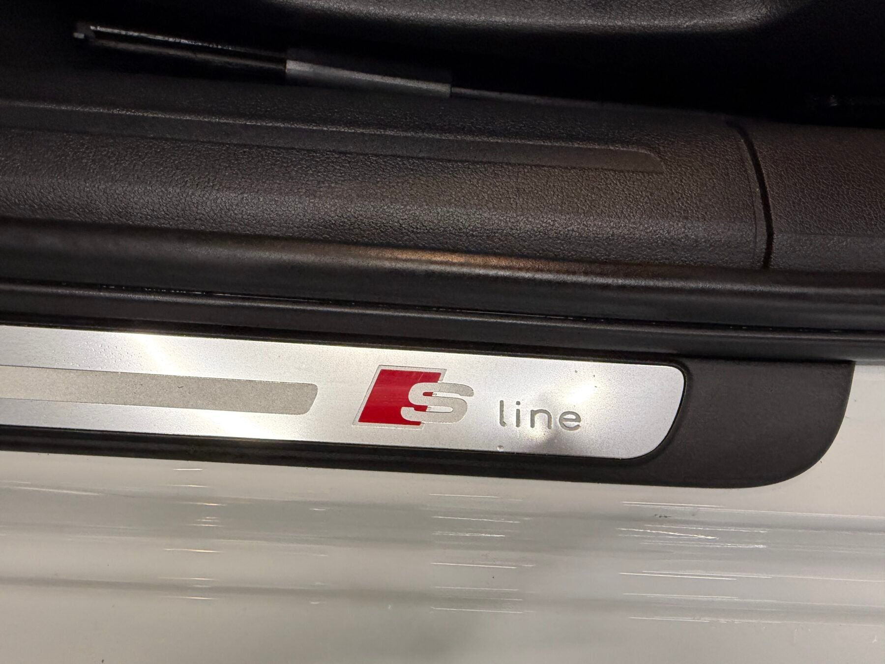 AUDI A4 2.0 TDI 150CV S line edition IMPOLUTO NACIONAL