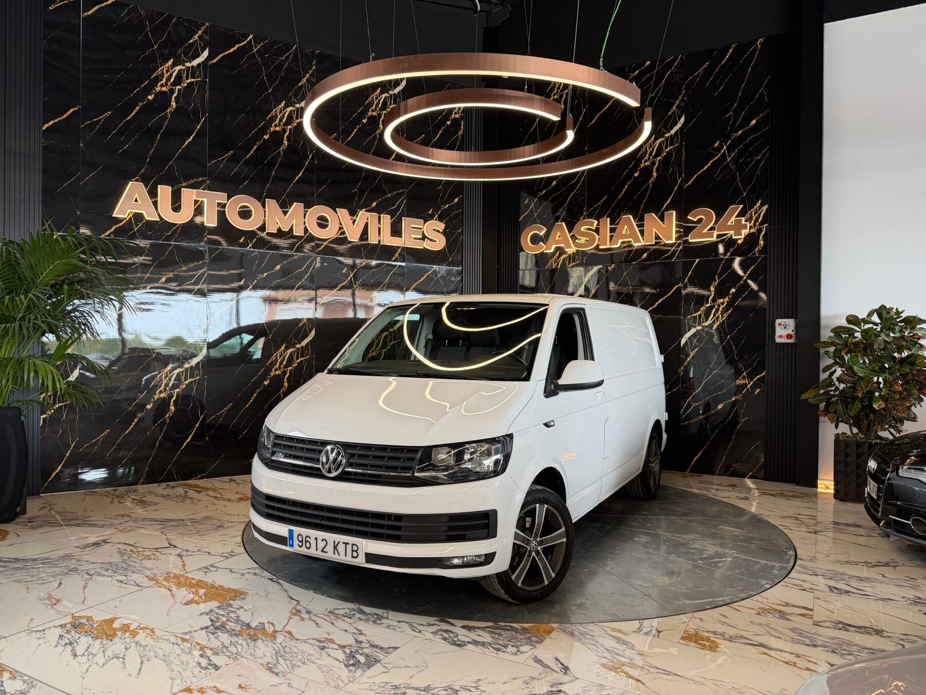 VOLKSWAGEN Transporter 2.0 TDI 150CV 6Velocidades 