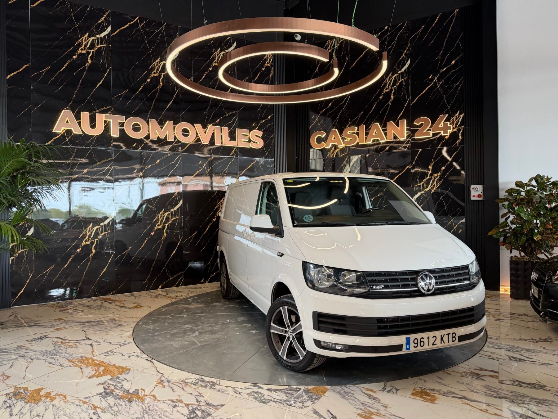 VOLKSWAGEN Transporter 2.0 TDI 150CV 6Velocidades 