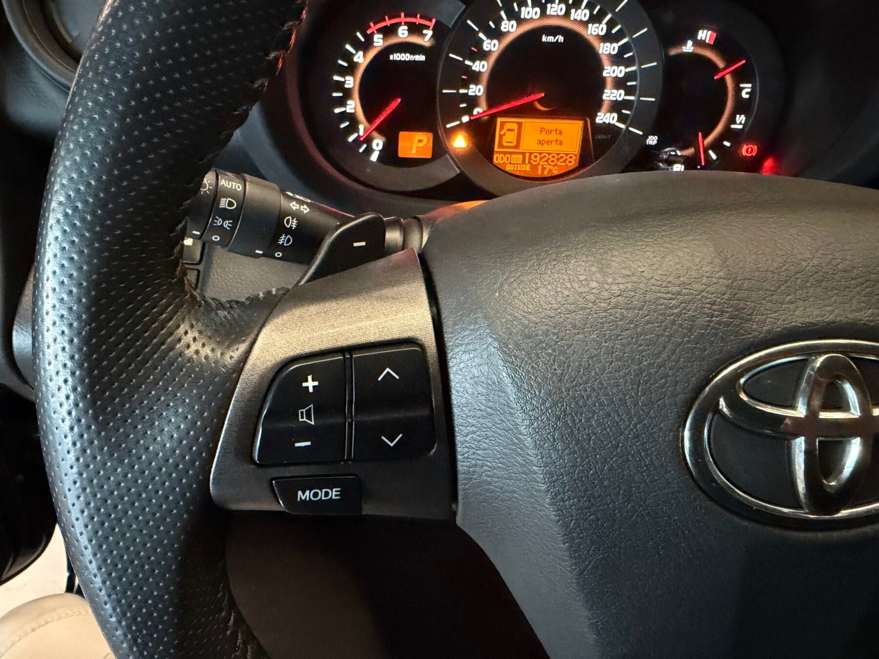 TOYOTA Rav4 2.2 DDCAT Execut.Cross Sp.Autodr.S 4x4