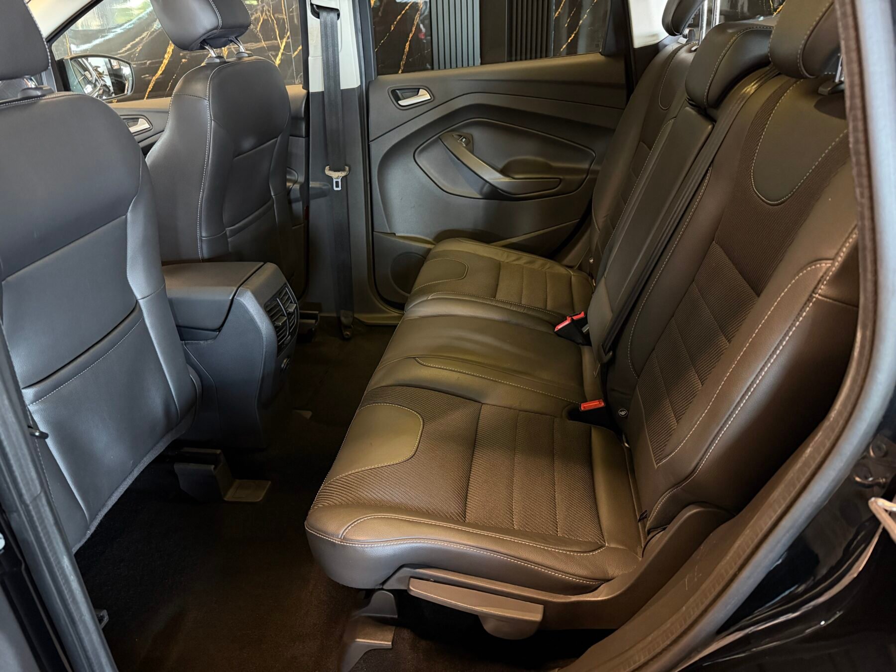 FORD Kuga 2.0 TDCi 150 4x2 ASS Titanium