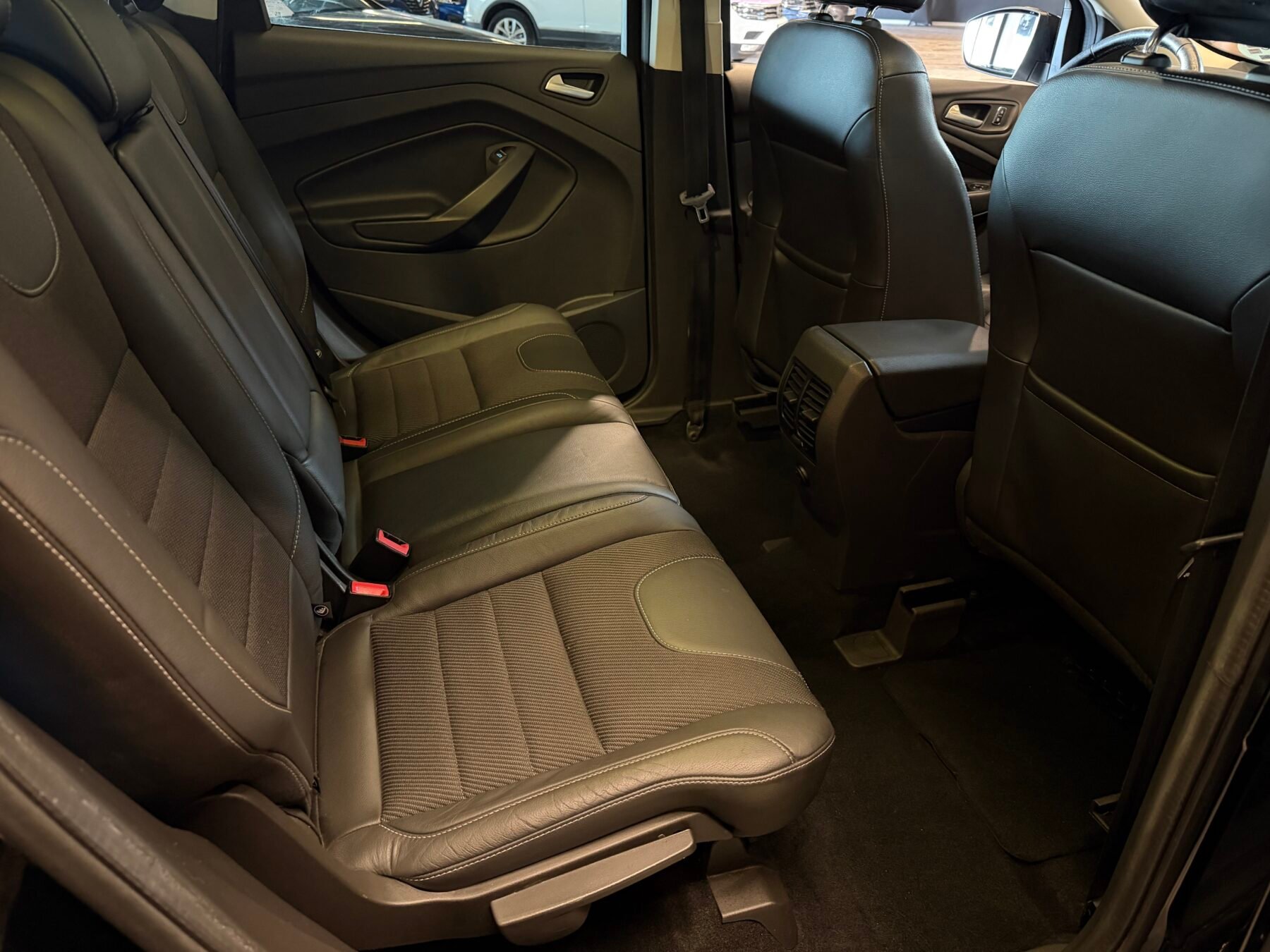 FORD Kuga 2.0 TDCi 150 4x2 ASS Titanium