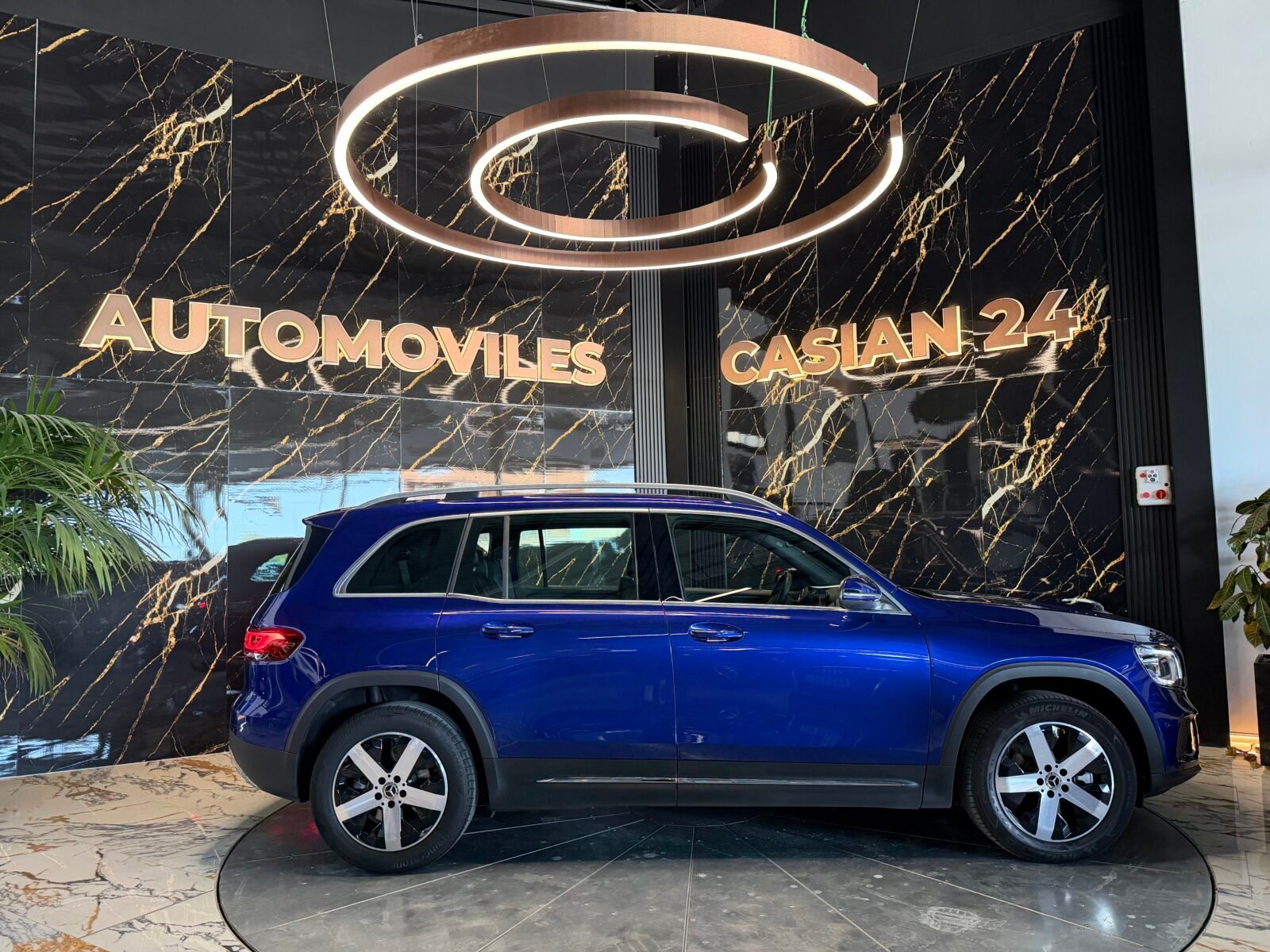 MERCEDES-BENZ  GLB 200d 150cv Sport URBAN 7 Plazas Motor MERCEDES CON CADENA