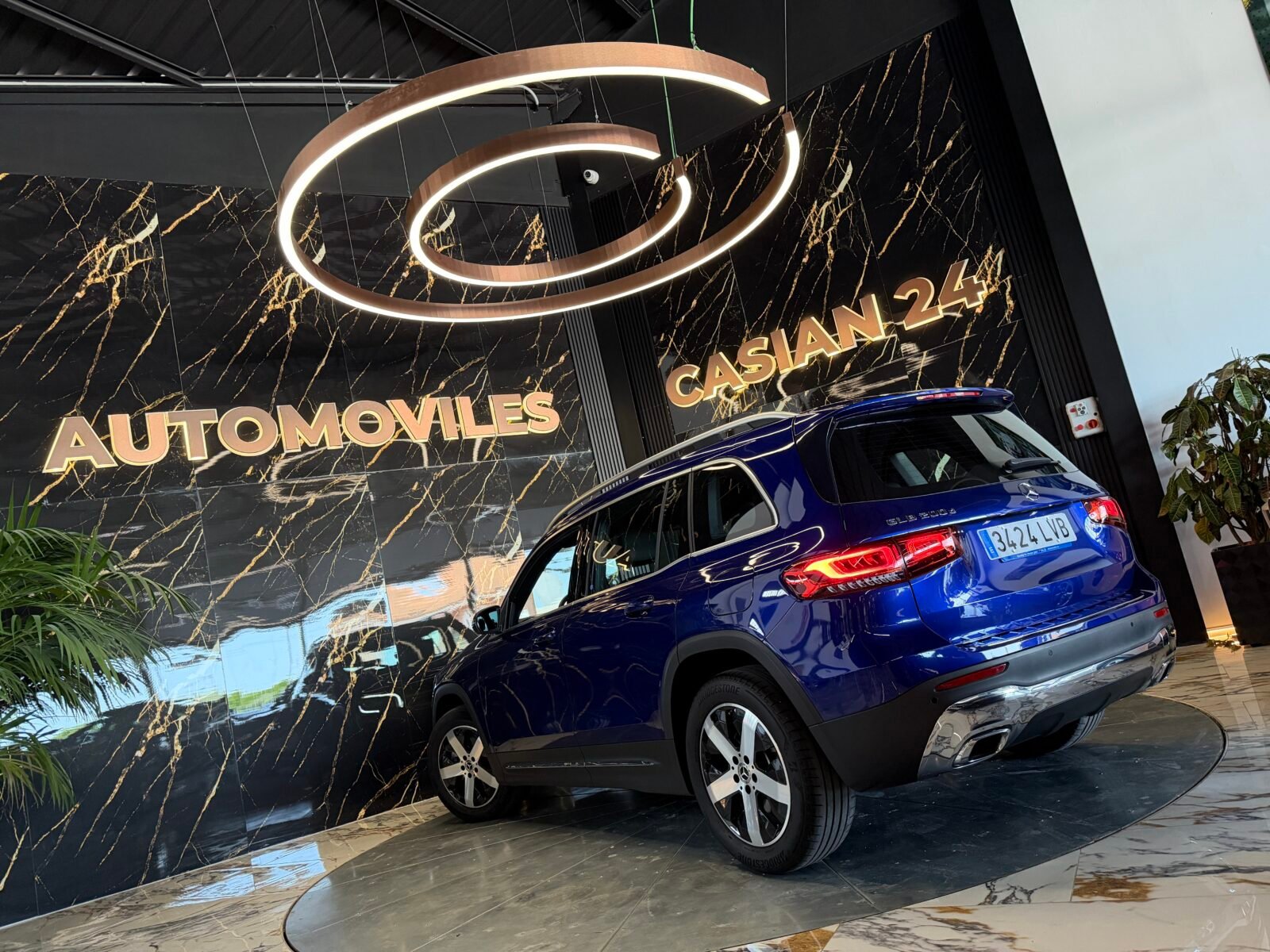 MERCEDES-BENZ  GLB 200d 150cv Sport URBAN 7 Plazas Motor MERCEDES CON CADENA