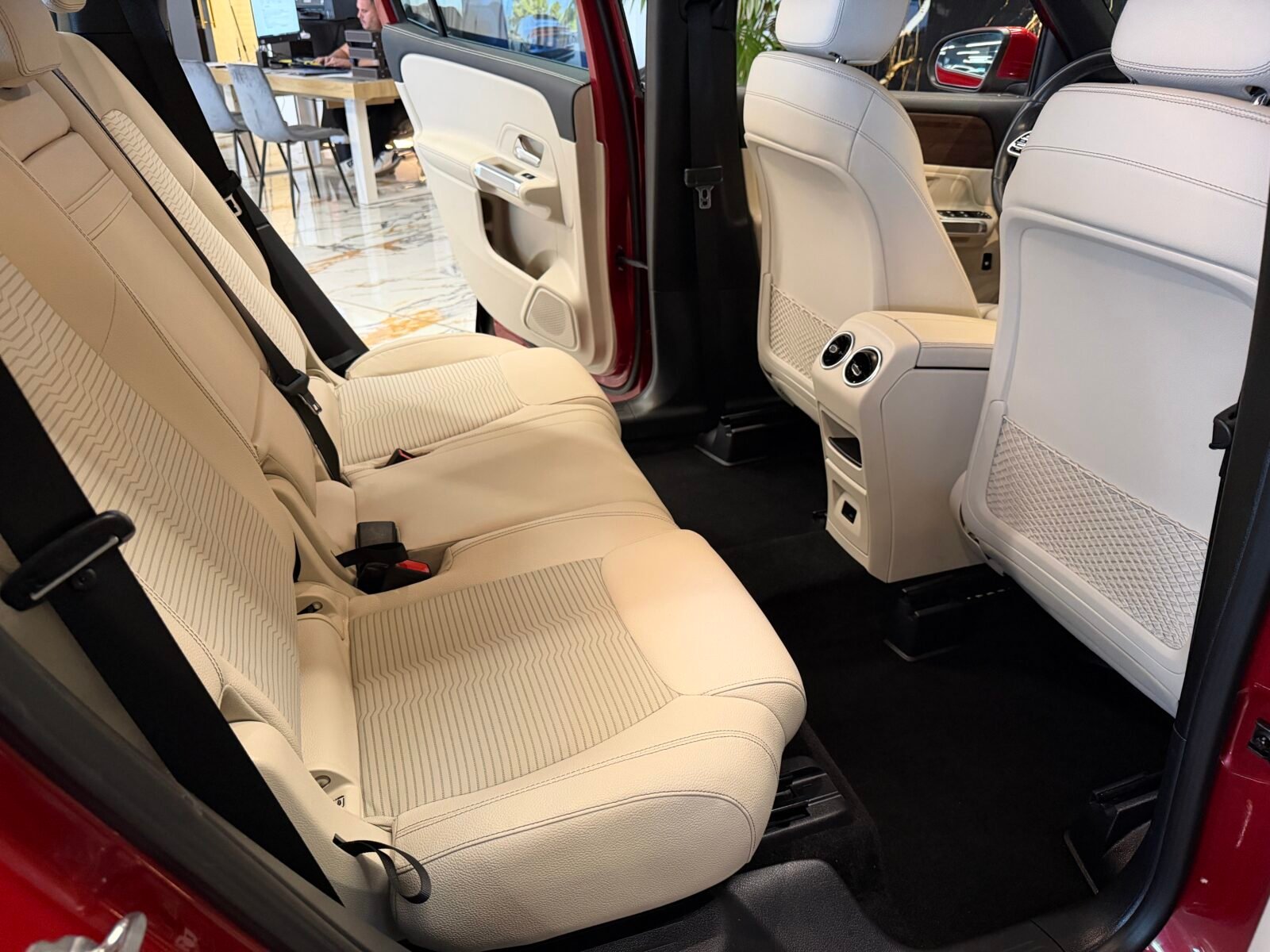 MERCEDES-BENZ GLB 200d 150cv 4Matic  Sport URBAN Motor MERCEDES CON CADENA