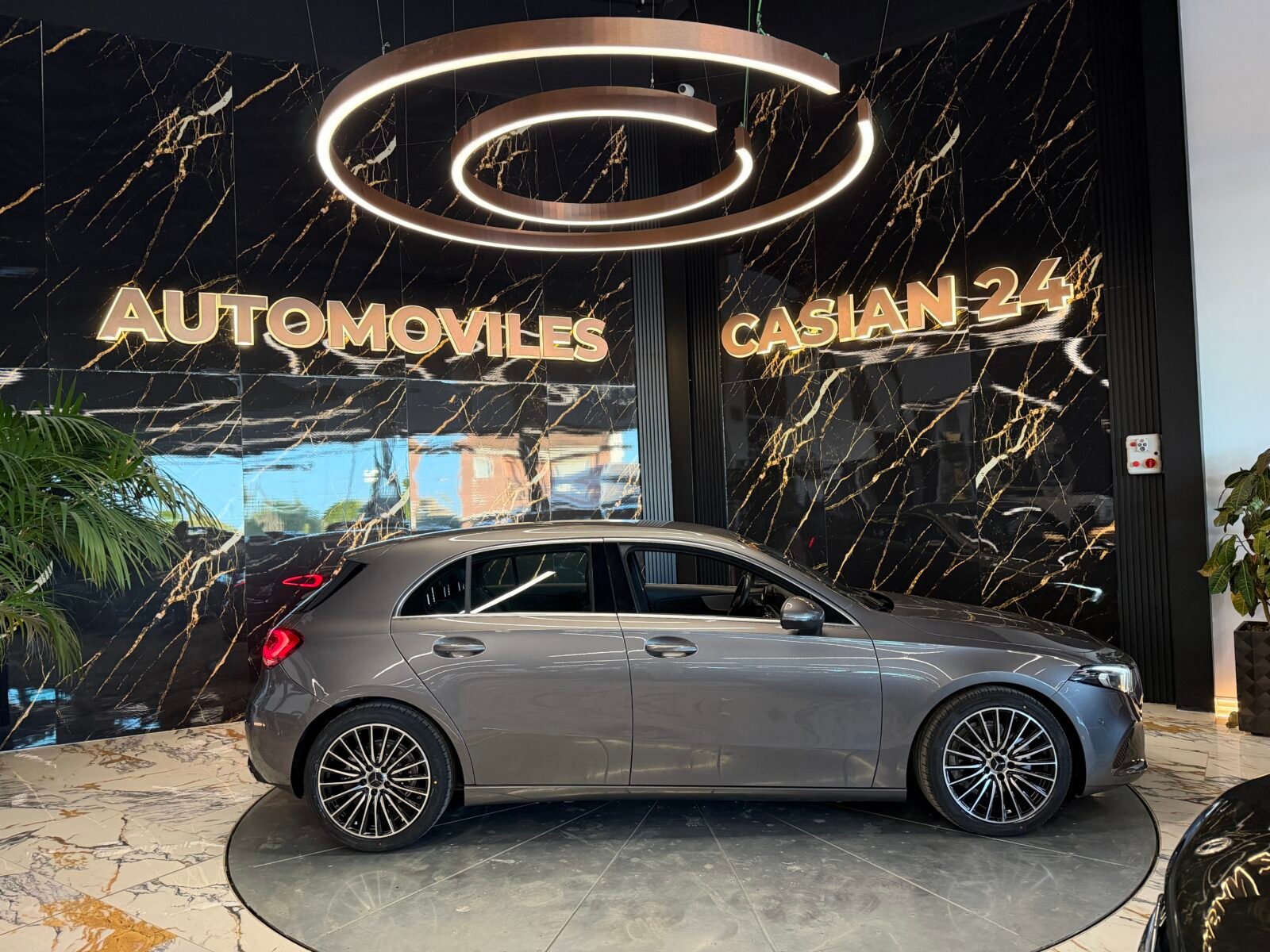 MERCEDES-BENZ Clase A 180d Sport Urban 8G 116cv