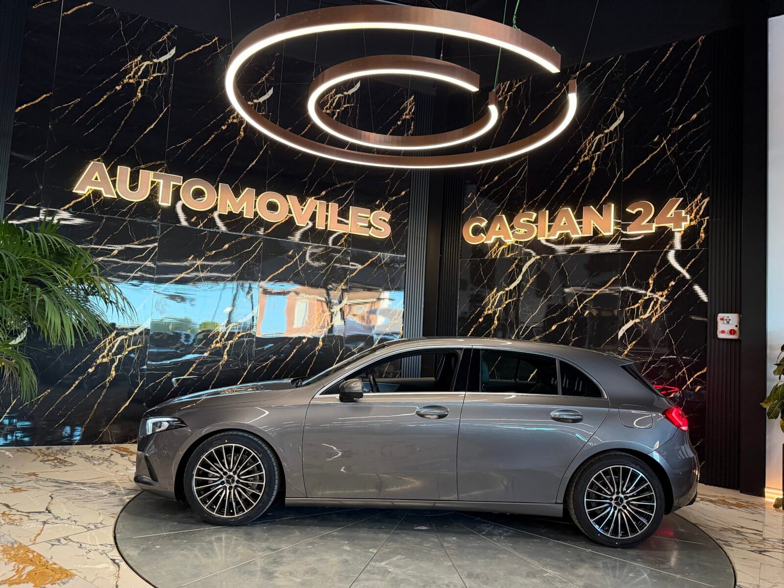 MERCEDES-BENZ Clase A 180d Sport Urban 8G 116cv