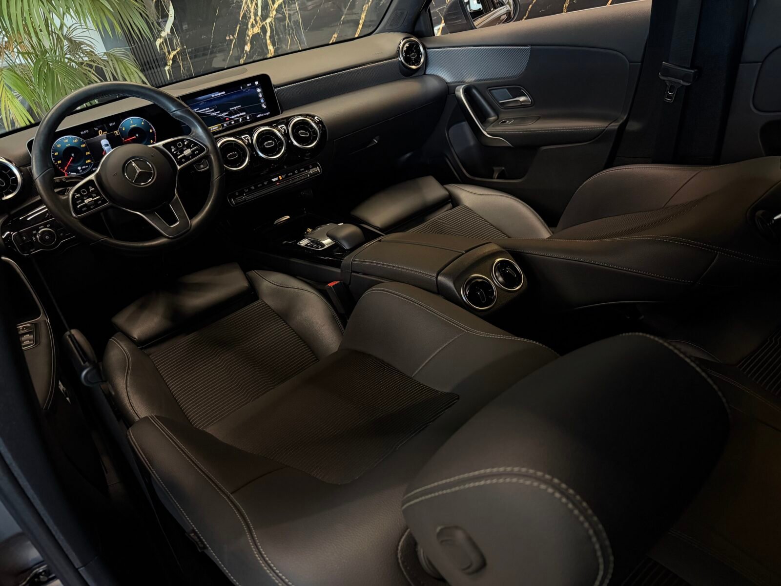 MERCEDES-BENZ Clase A 180d Sport Urban 8G 116cv