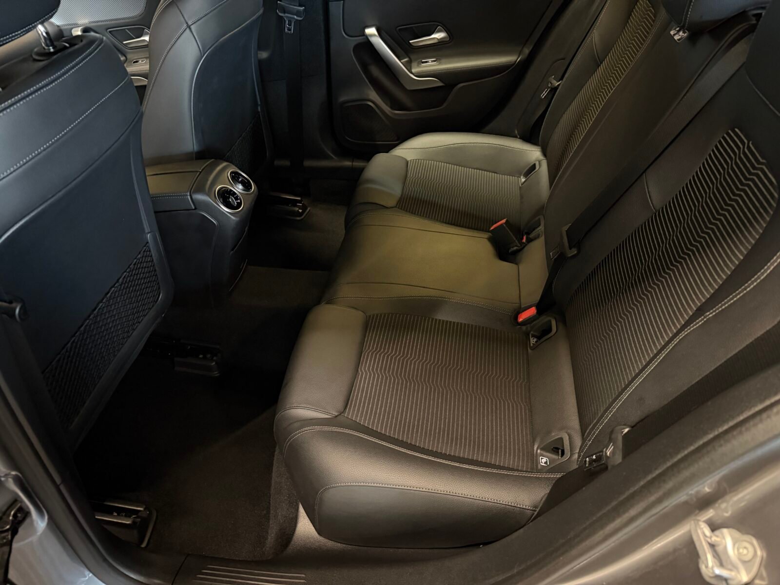 MERCEDES-BENZ Clase A 180d Sport Urban 8G 116cv