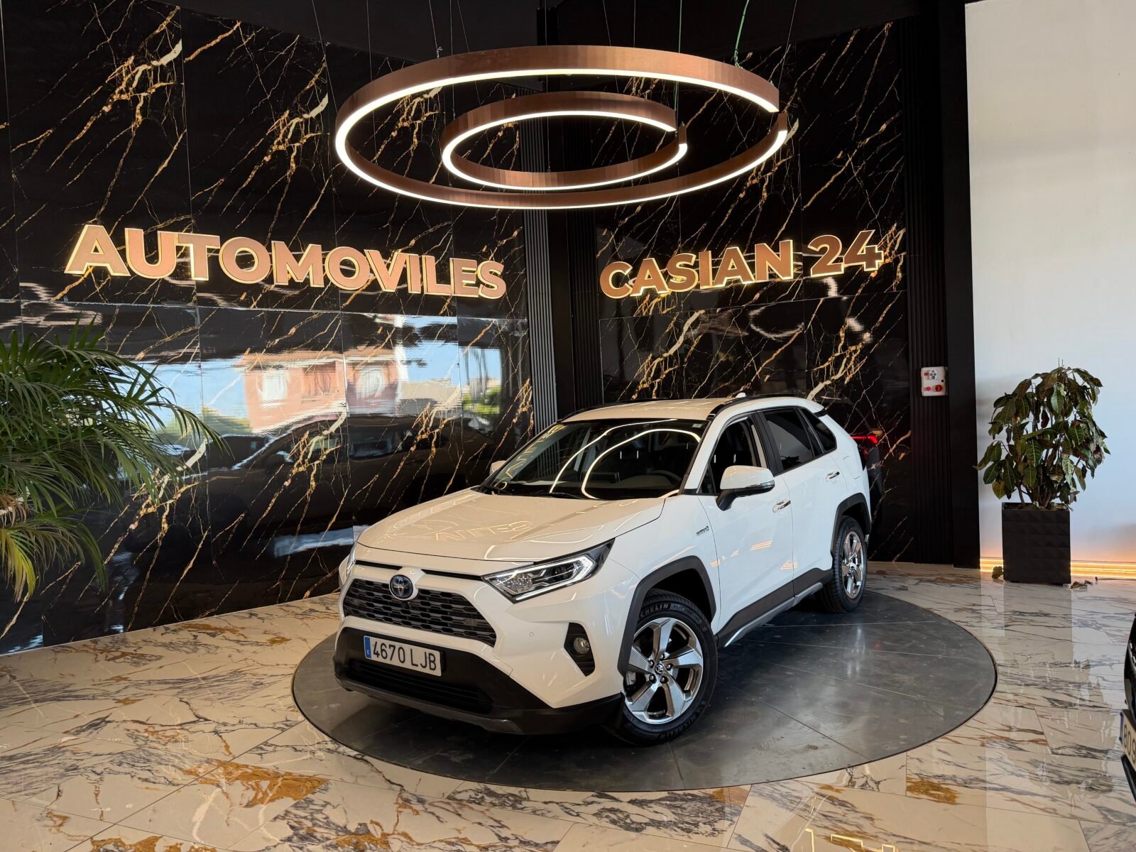 TOYOTA Rav4 2.5l 220H Luxury 4WD MOTOR IRROMPIBLE