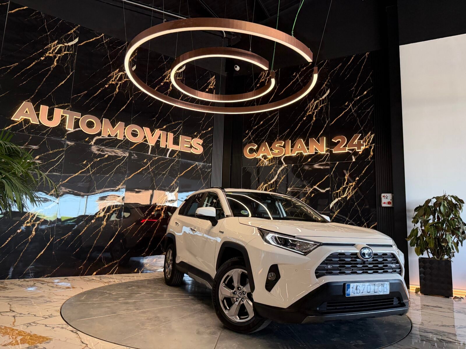 TOYOTA Rav4 2.5l 220H Luxury 4WD MOTOR IRROMPIBLE