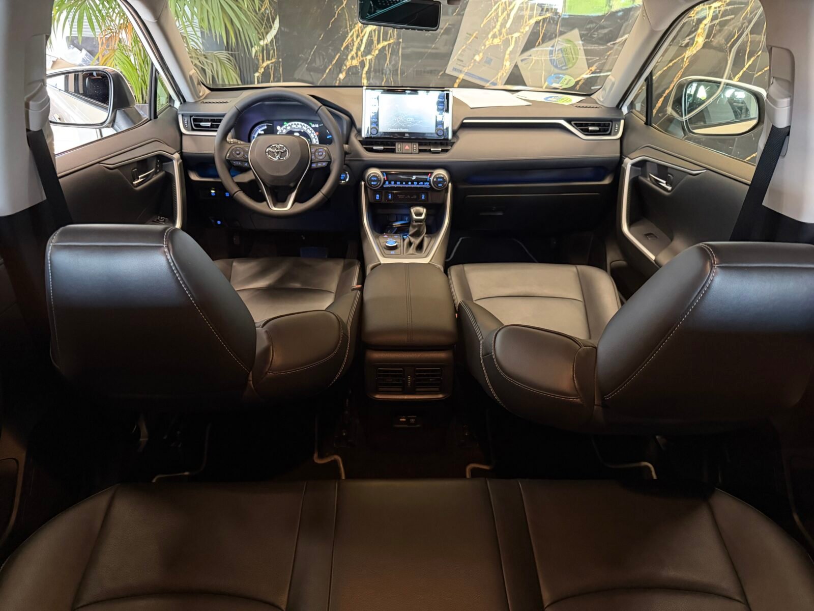 TOYOTA Rav4 2.5l 220H Luxury 4WD MOTOR IRROMPIBLE
