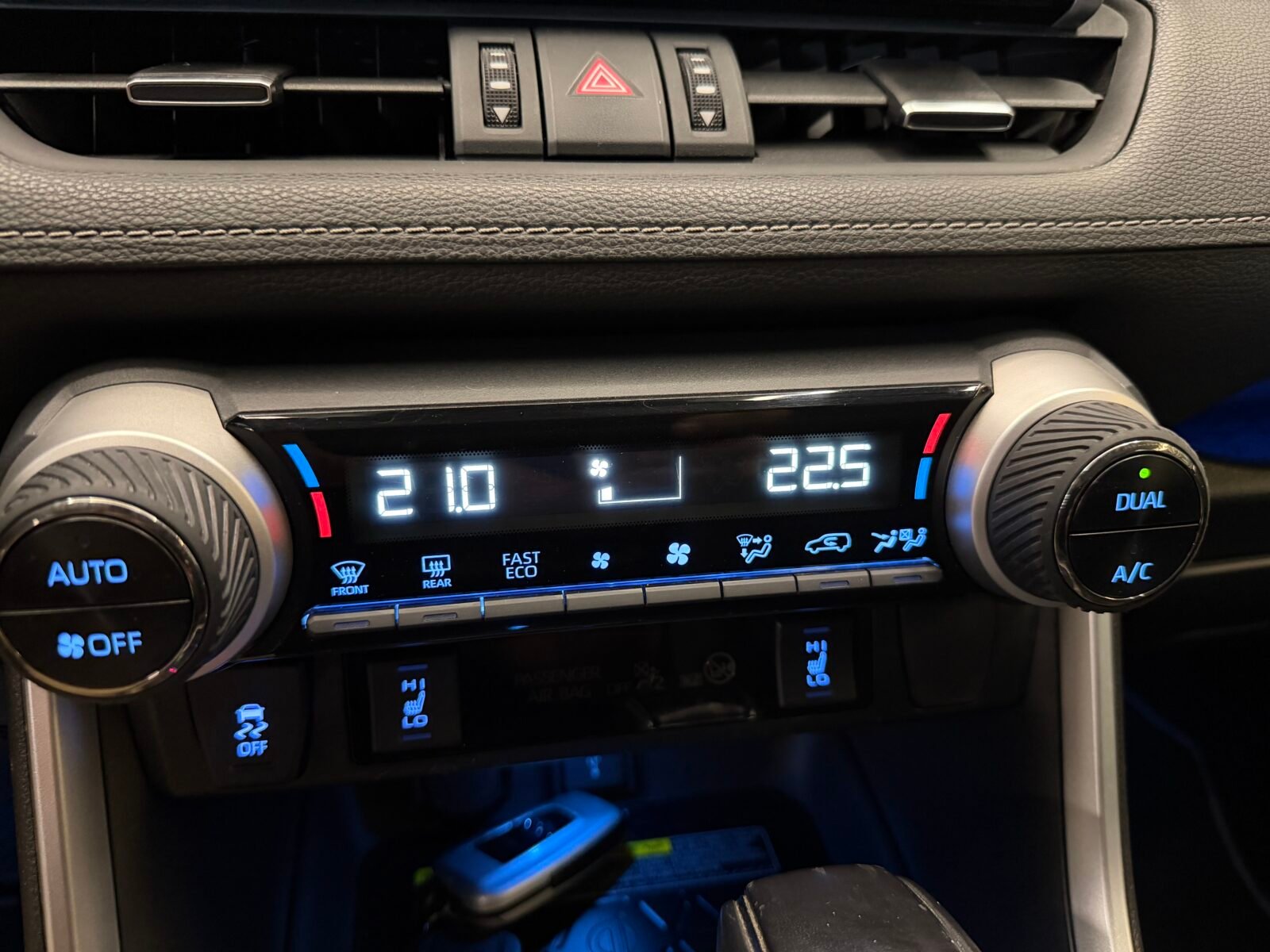 TOYOTA Rav4 2.5l 220H Luxury 4WD MOTOR IRROMPIBLE