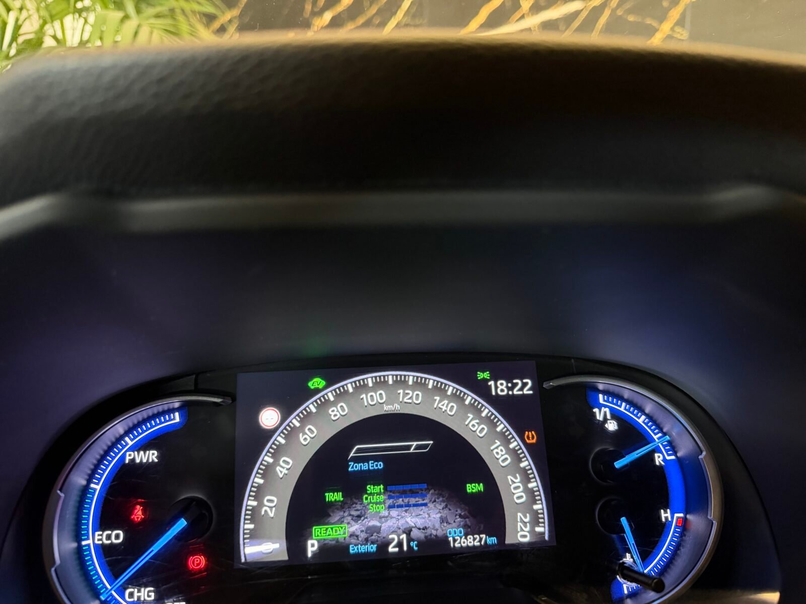TOYOTA Rav4 2.5l 220H Luxury 4WD MOTOR IRROMPIBLE