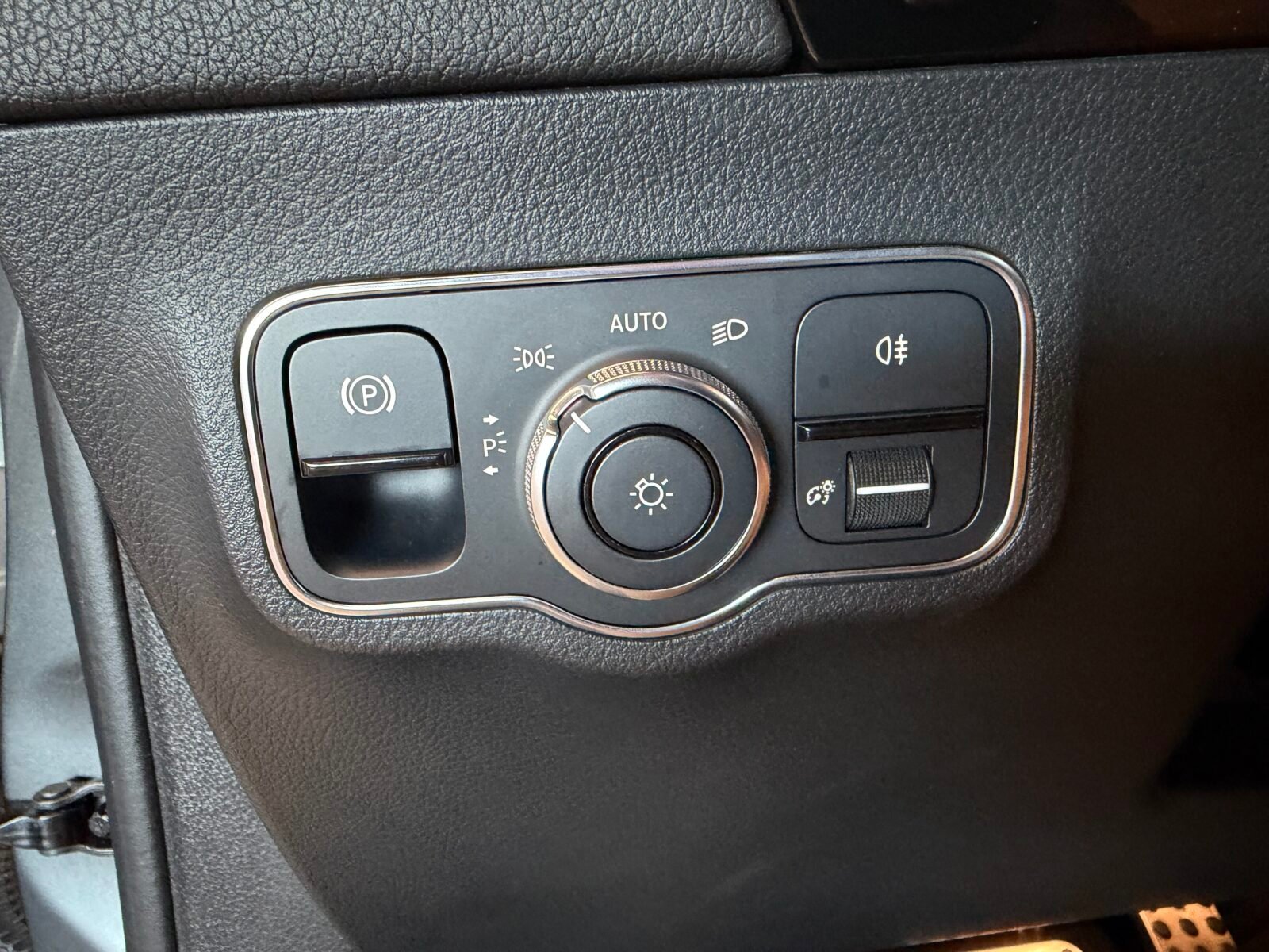 MERCEDES-BENZ GLA 250e 218CV AMG 